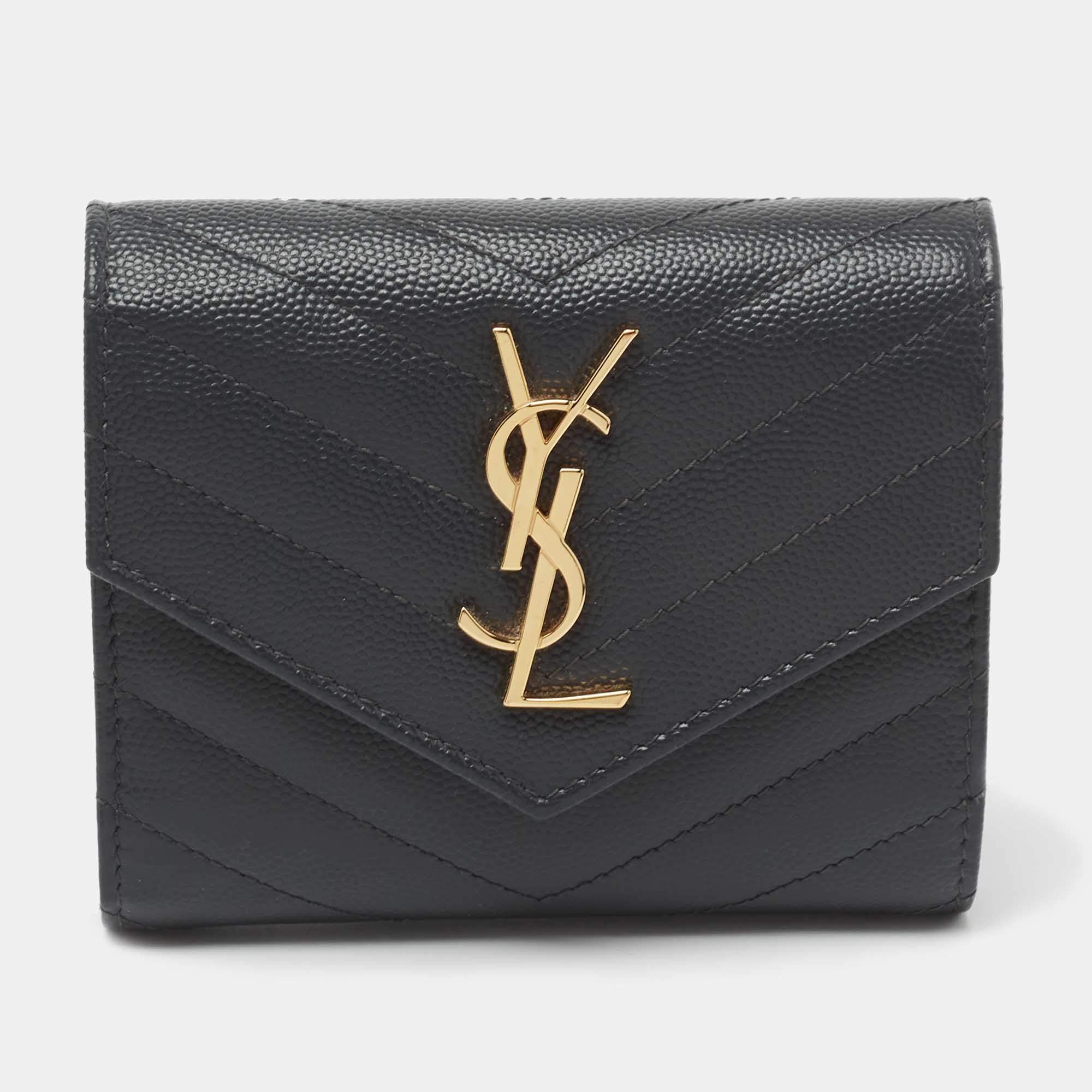مملوكة مسبقًا Saint Laurent Grey Matelassé Leather Monogram Trifold Wallet