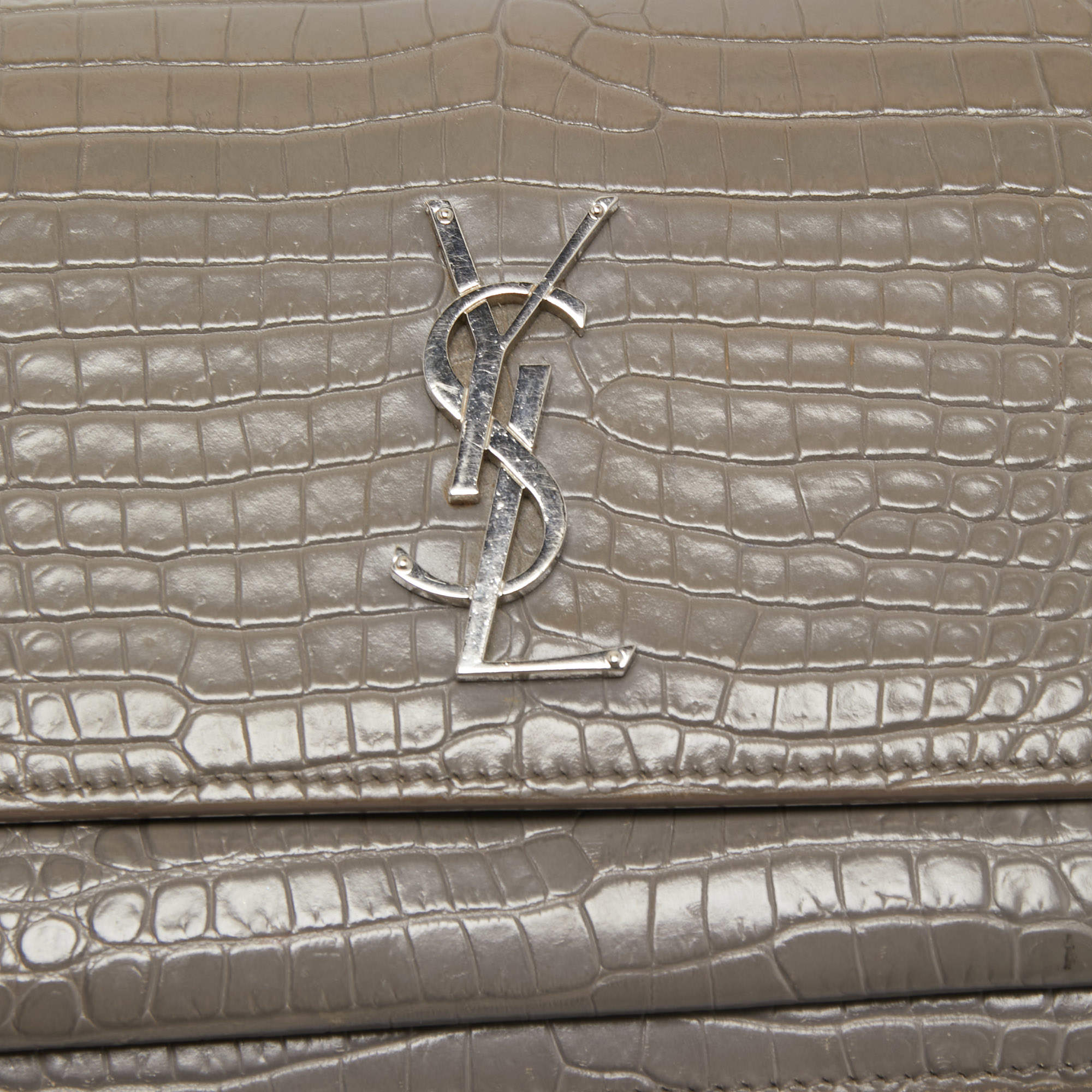 Yves Saint Laurent Pre-owned 2020s Sunset Croc-Embossed Shoulder Bag - Grey