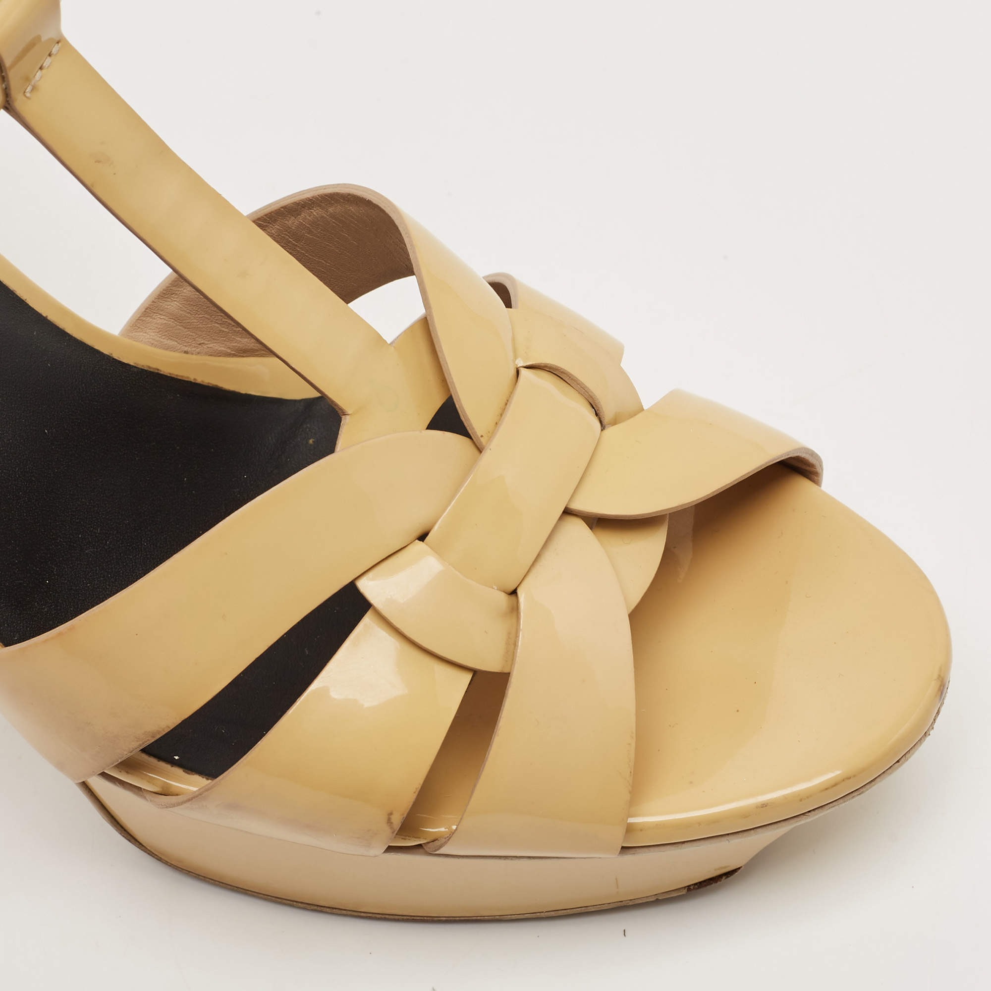 مملوكة مسبقًا Saint Laurent Beige Patent Leather Tribute Platform Ankle Strap Sandals Size 41