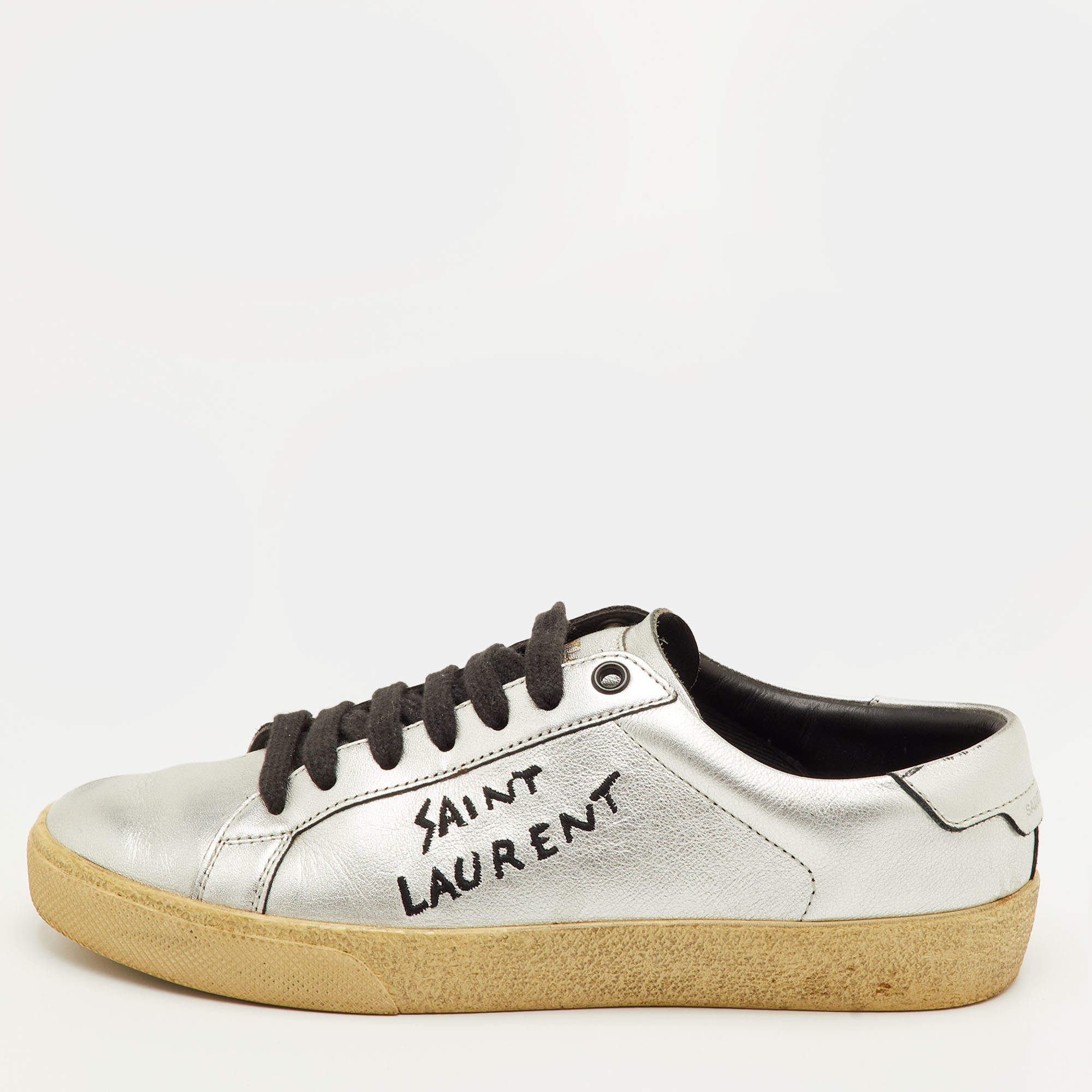 Pre Owned حذاء رياضي سان لوران كورت كلاسيك فضي جلد منخفظ مقاس 36.5