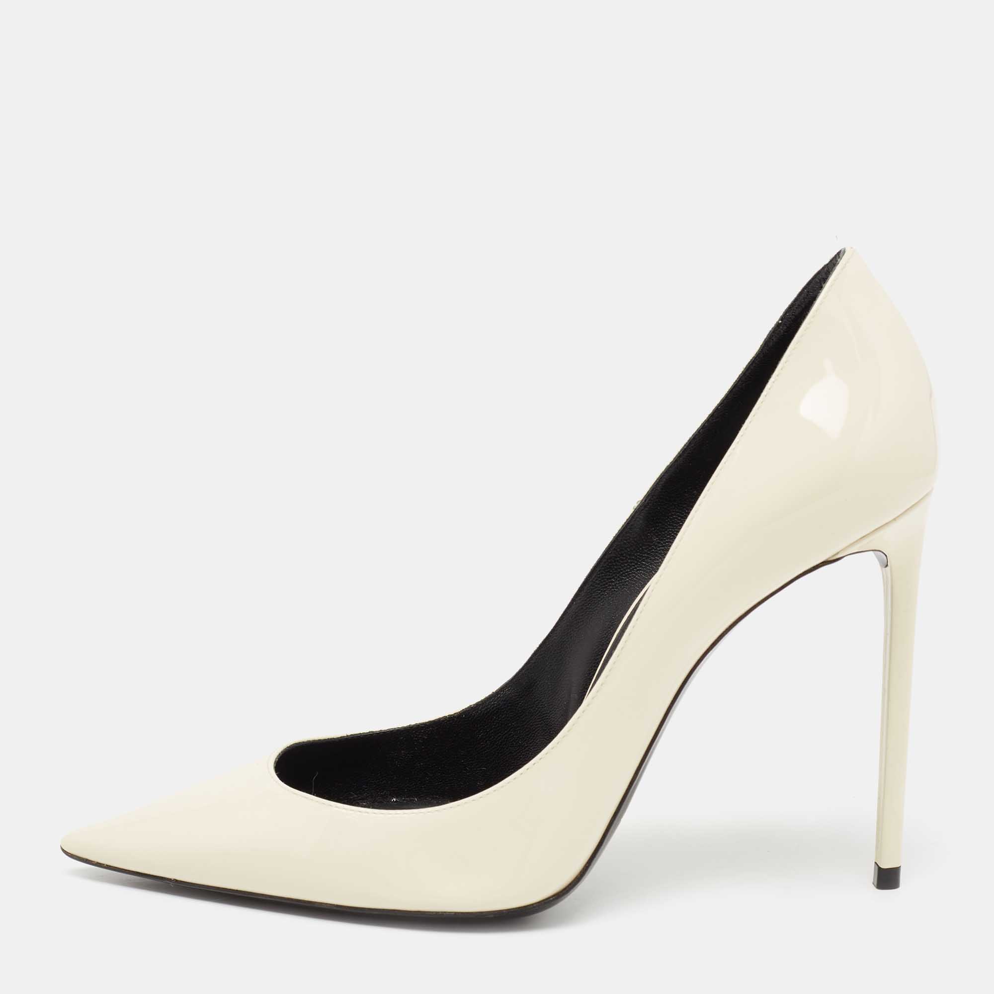 مملوكة مسبقًا حذاء كعب عالي سان لوران جلد لامع كريمي مقدمة مدببة مقاس 37