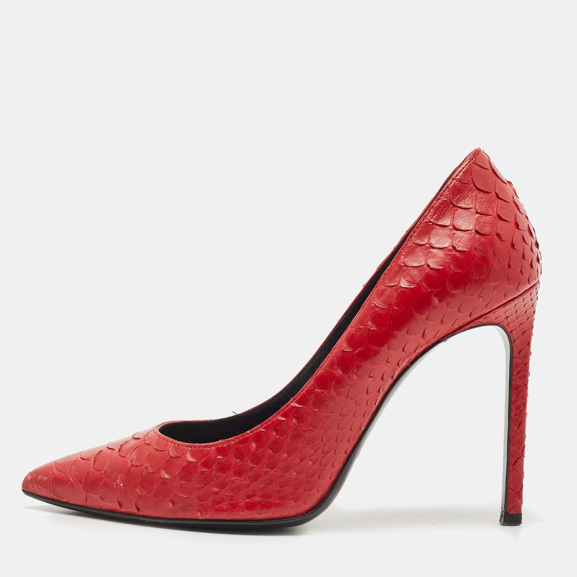 مملوكة مسبقًا Saint Laurent Red Python Anja Pumps Size 37