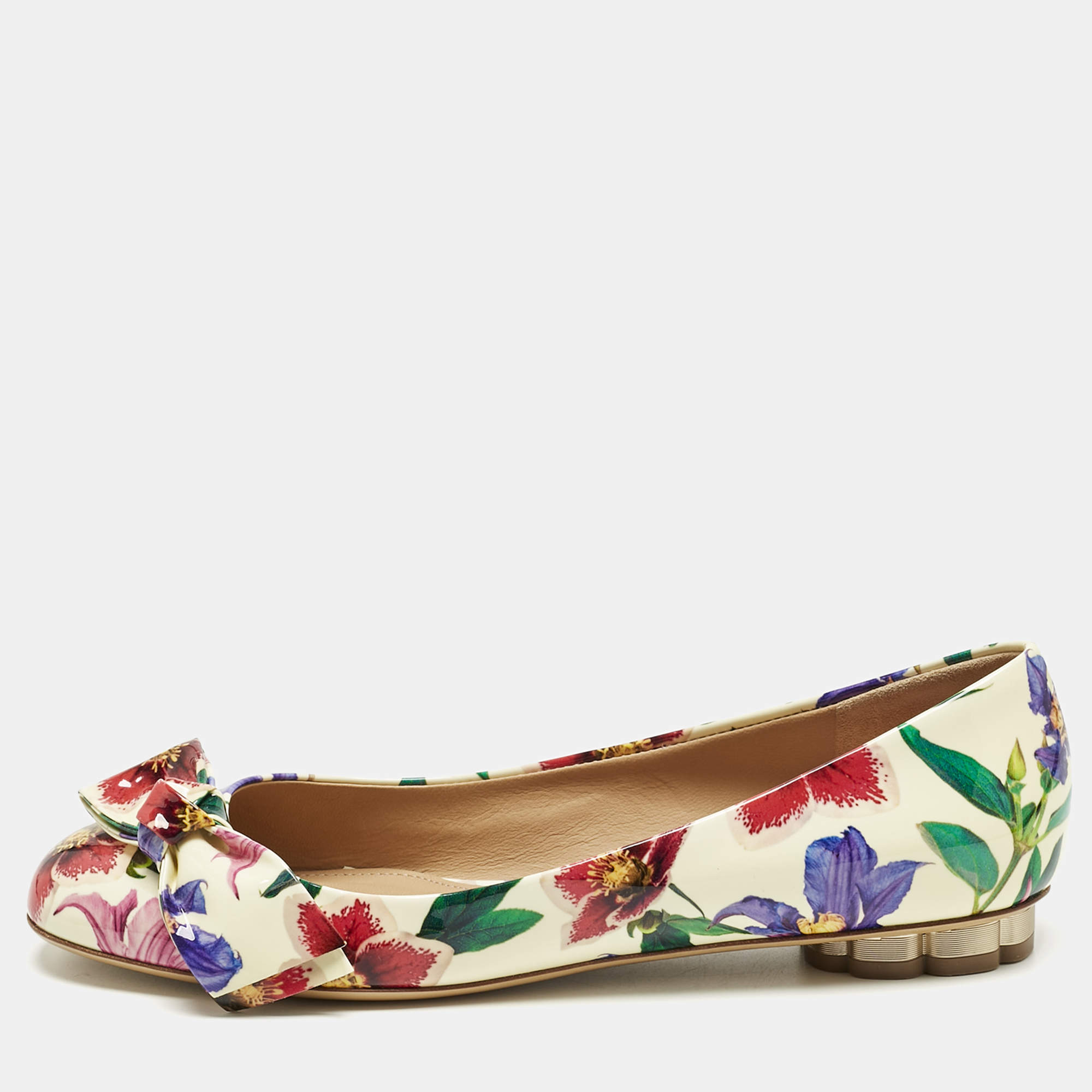 مملوكة مسبقًا Salvatore Ferragamo Multicolor Patent Leather Floral Avola Ballet Flats Size 37