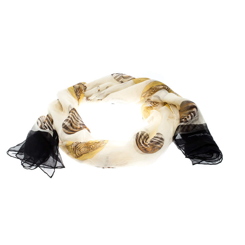 Pre Owned وشاح سالفاتوري فيراغامو مطبوع نقشة زيبرا و دوائر شيفون حرير كريمي 