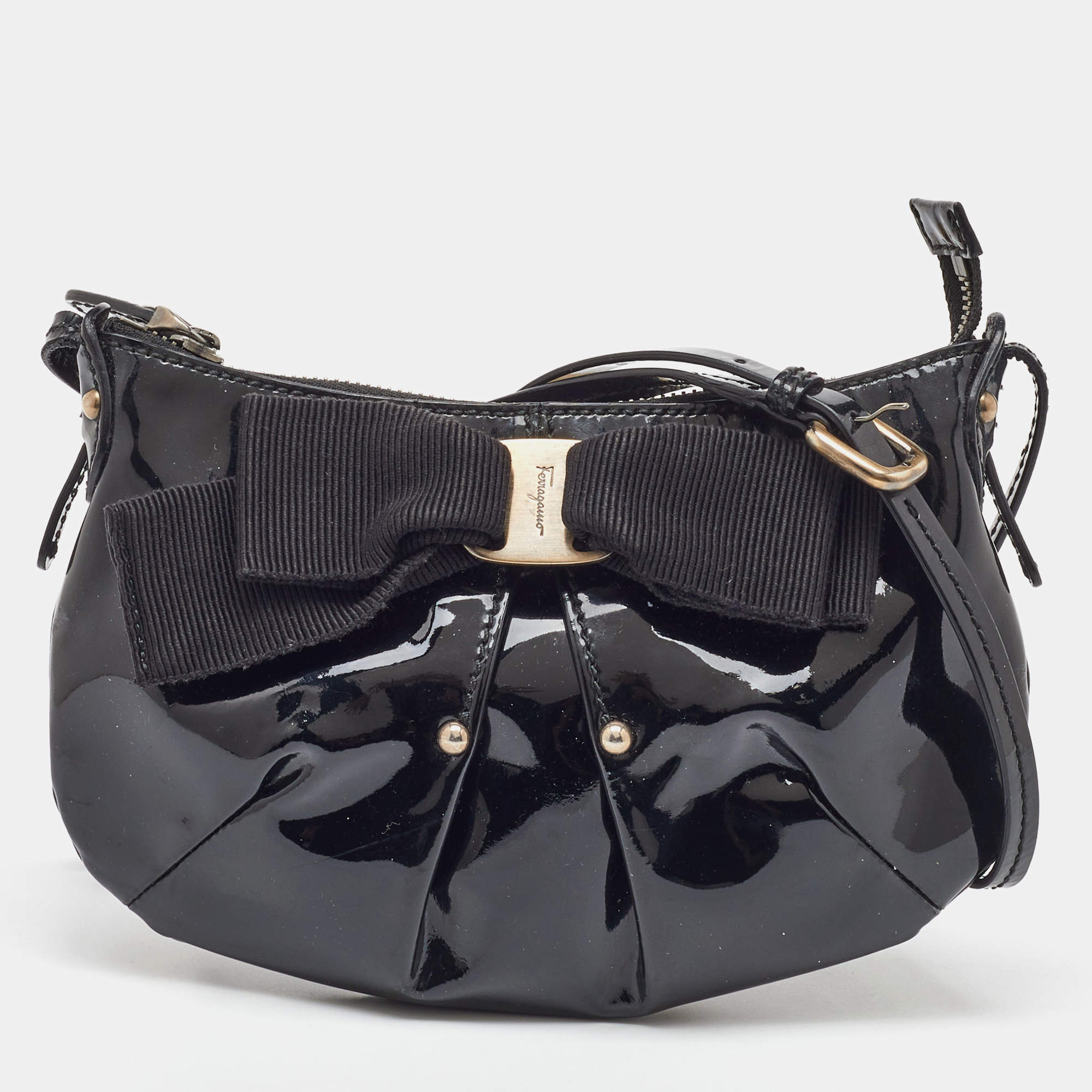 Pre Owned Salvatore Ferragamo Black Patent Leather Vara Bow Shoulder Bag