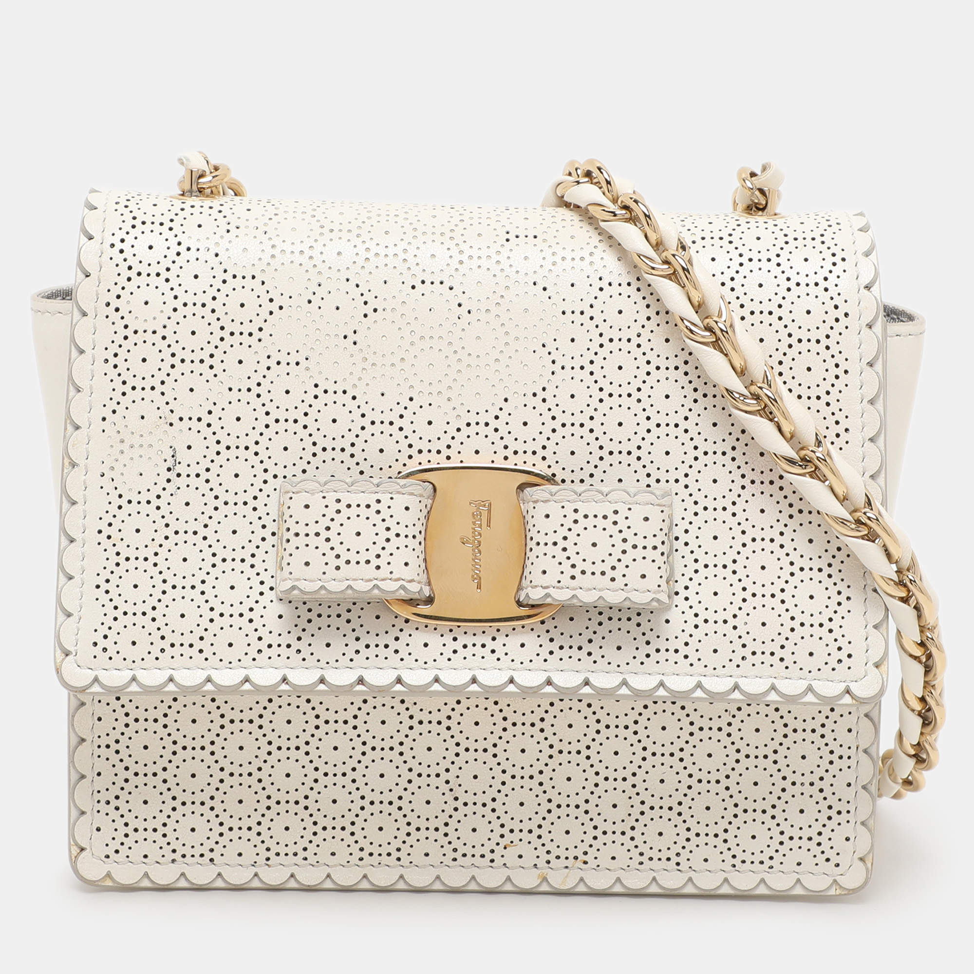 Pre Owned Salvatore Ferragamo White Leather Ginny Crossbody Bag