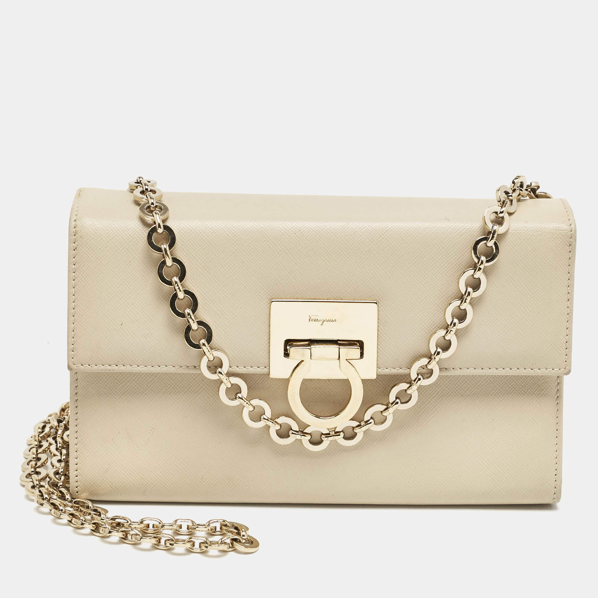Pre Owned Salvatore Ferragamo Beige Leather Gancini Chain Clutch 