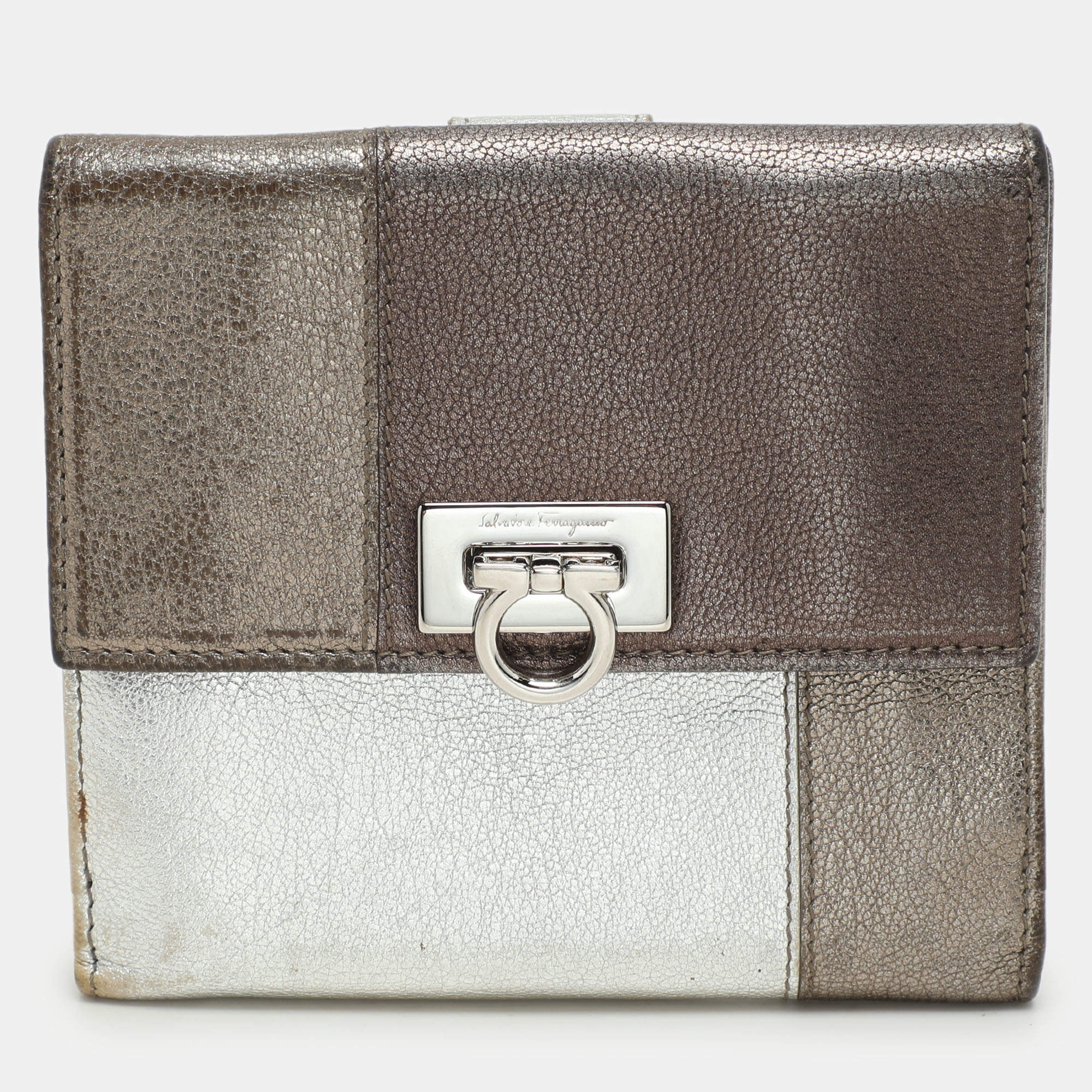 Pre Owned Salvatore Ferragamo Metallic Block Color Leather Gancini Bifold Wallet