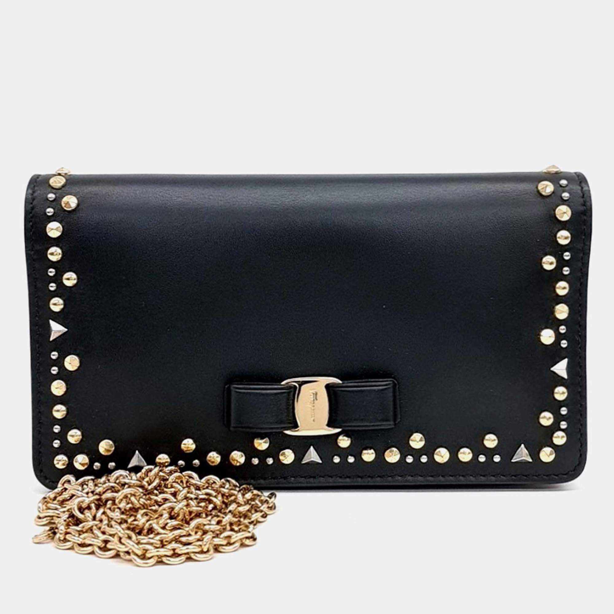 Pre Owned Salvatore Ferragamo Black Leather Vara Chain Crossbody Bag