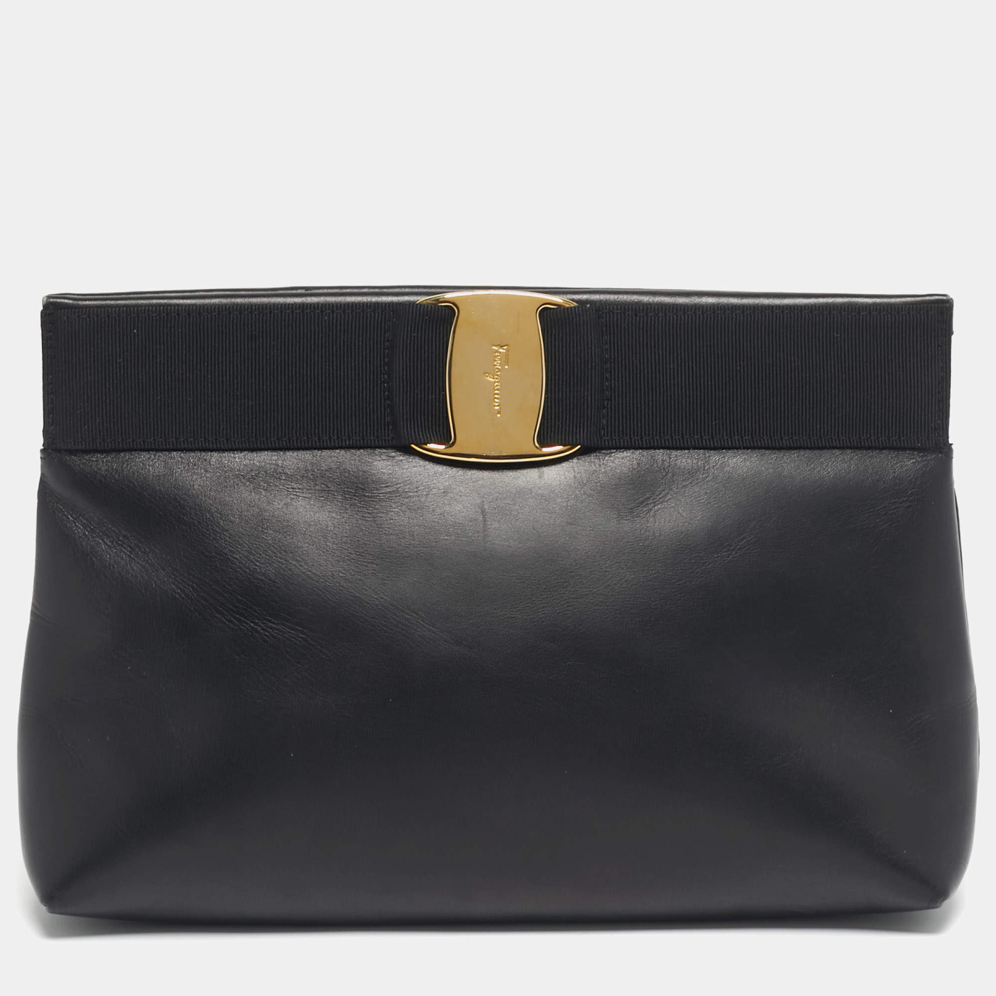 Pre Owned Salvatore Ferragamo Black Leather Vara Clutch
