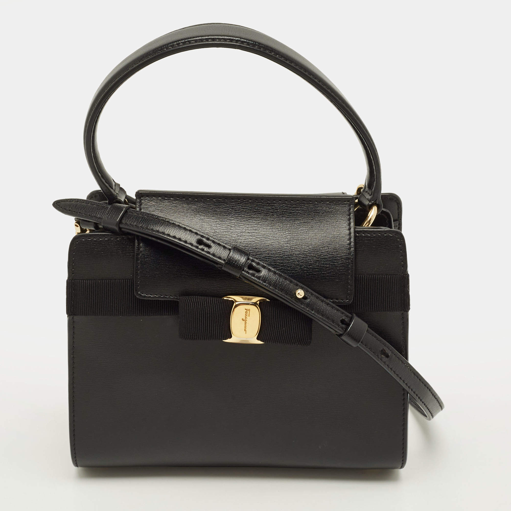مملوكة مسبقًا Salvatore Ferragamo Vara Bow Black Leather Flap Top Handle Bag