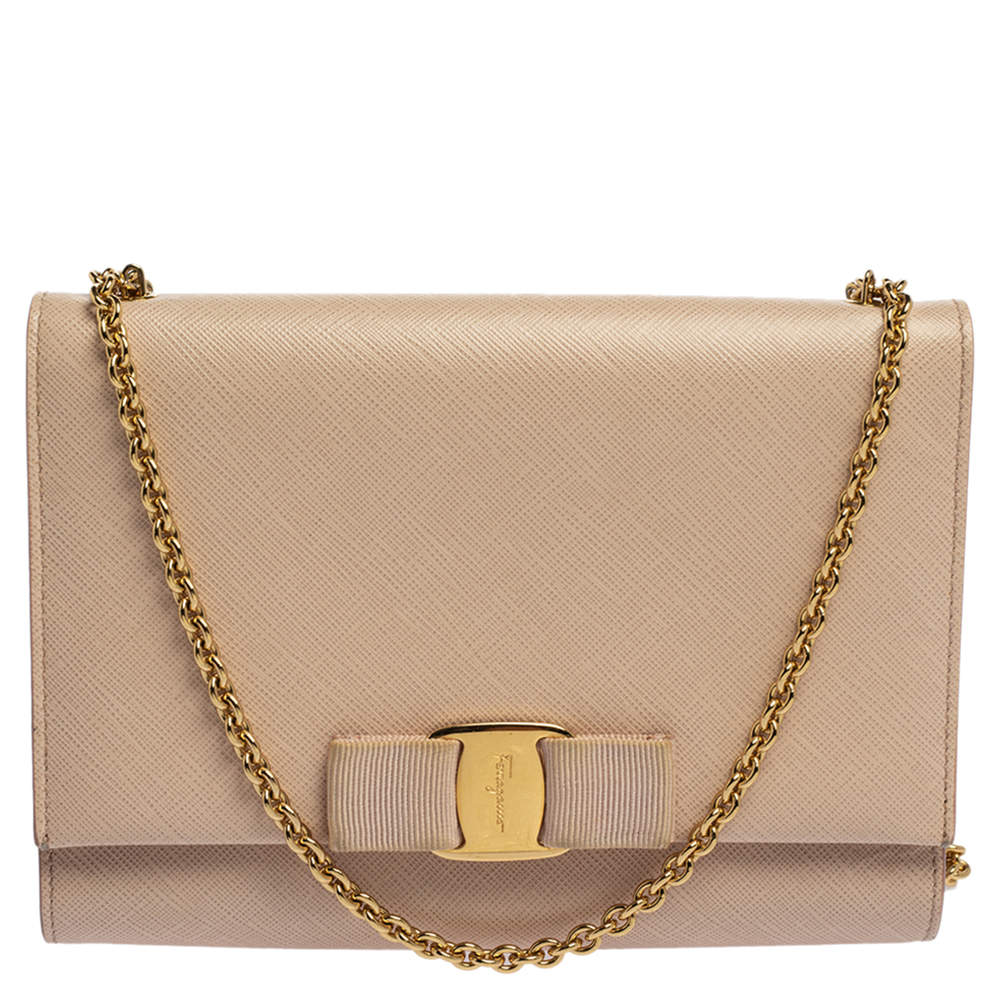 Pre Owned Salvatore Ferragamo Powder Pink Leather Vara Bow Chain Shoulder Bag