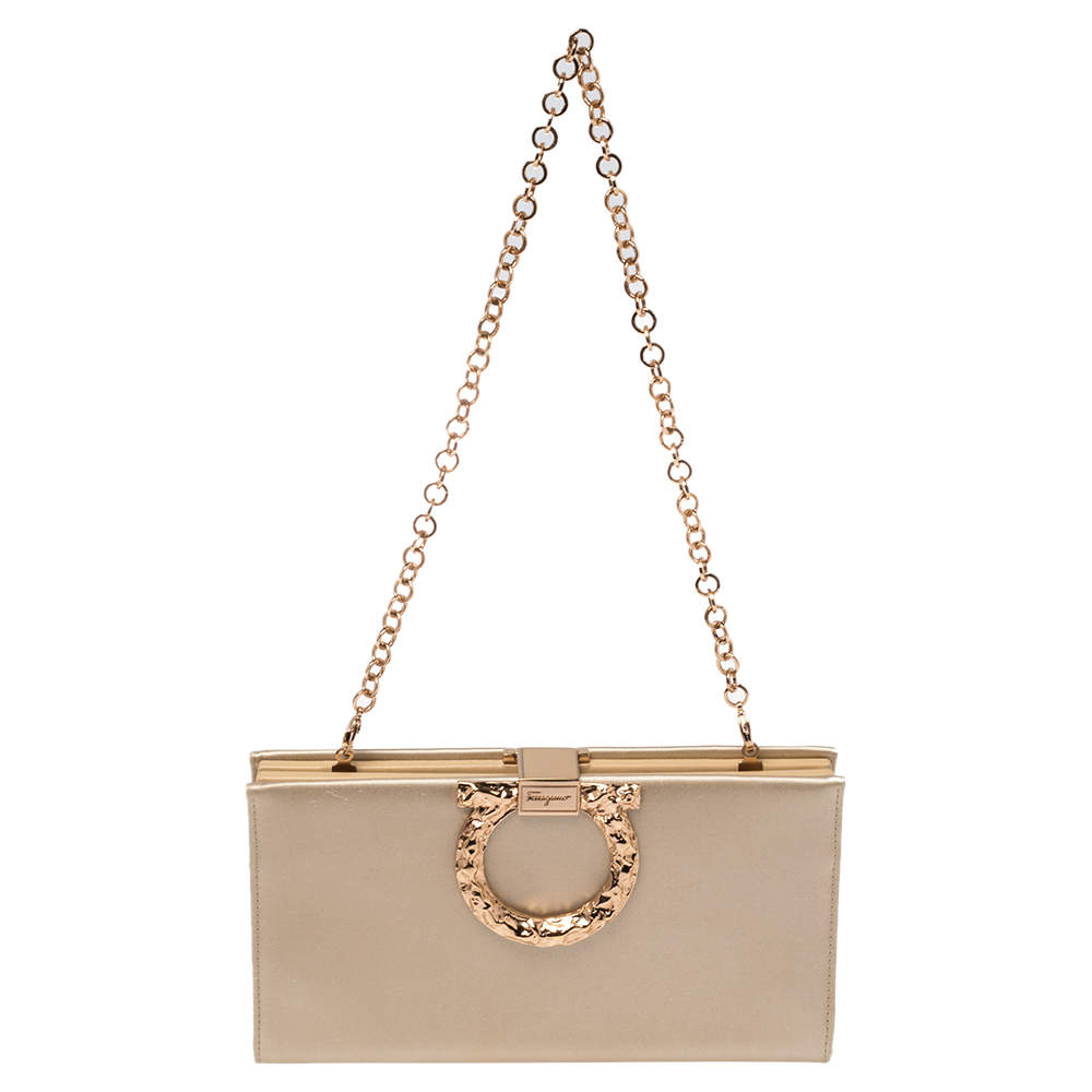 مملوكة مسبقًا Salvatore Ferragamo Beige Satin Musetta Clutch