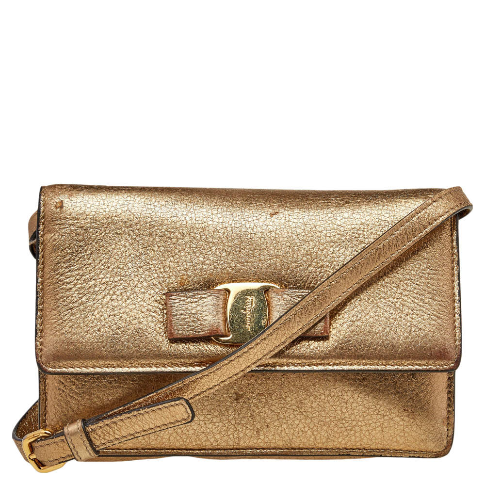 Pre Owned Salvatore Ferragamo Gold Leather Vara Bow Shoulder Bag