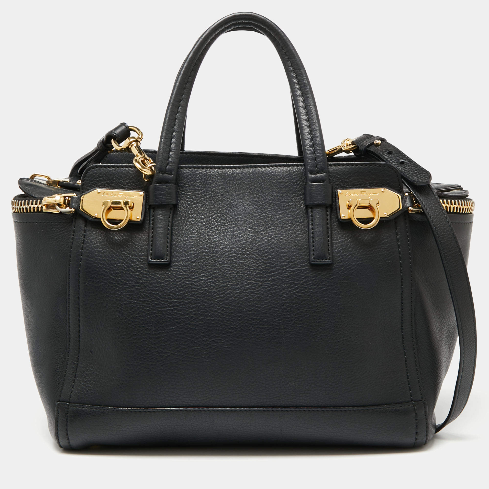 مملوكة مسبقًا Salvatore Ferragamo Black Leather Arianna Zip Tote