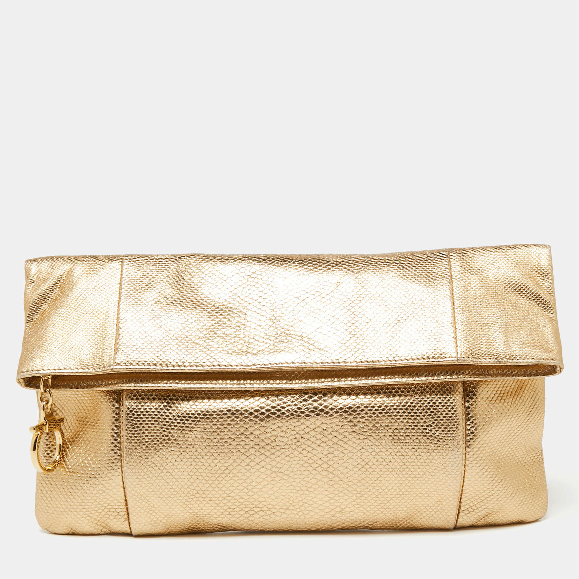 مملوكة مسبقًا Salvatore Ferragamo Metallic Gold Karung Leather Fold Over Clutch