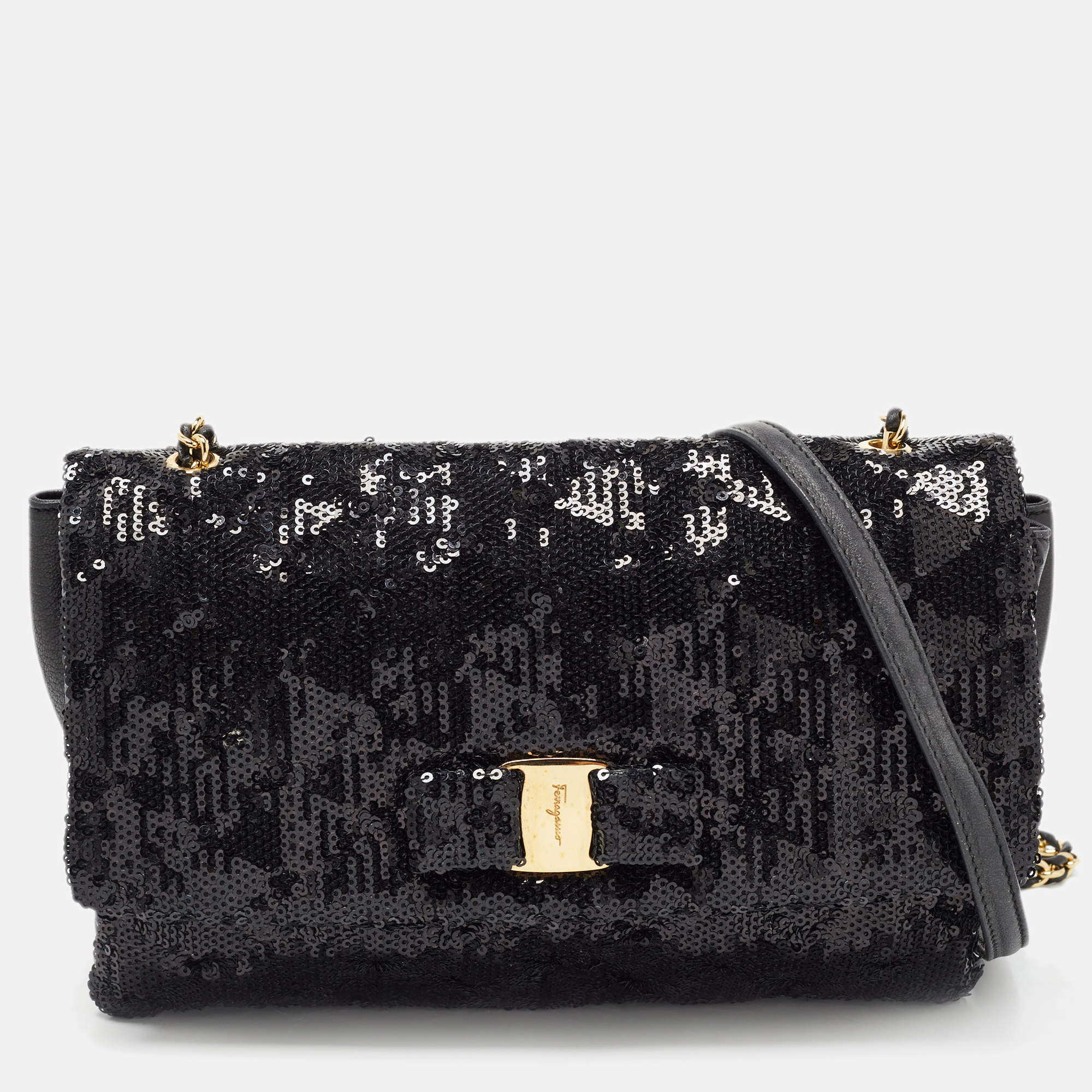 مملوكة مسبقًا Salvatore Ferragamo Black Sequin and Leather Vara Bow Shoulder Bag
