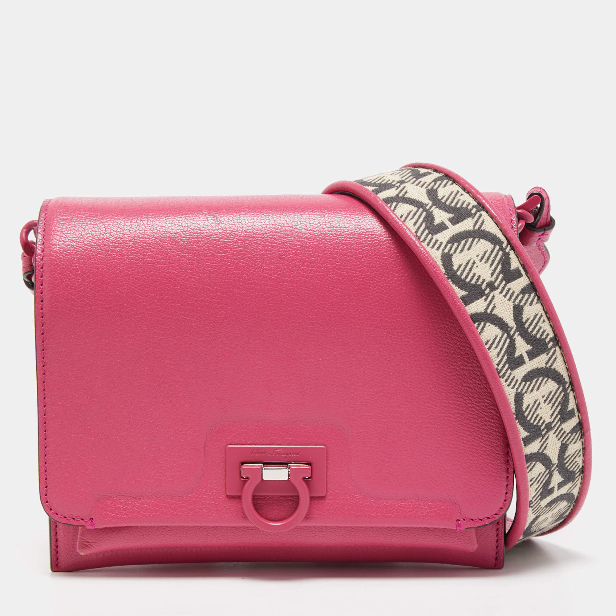 Pre Owned Salvatore Ferragamo Pink/Beige Leather Trifolio Crossbody Bag