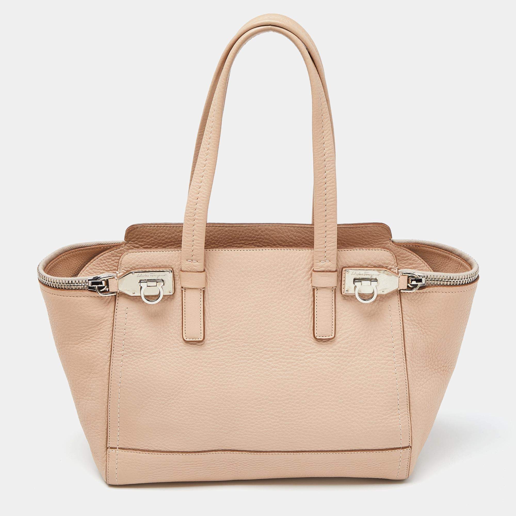 Pre Owned Salvatore Ferragamo Beige Leather Verve Tote