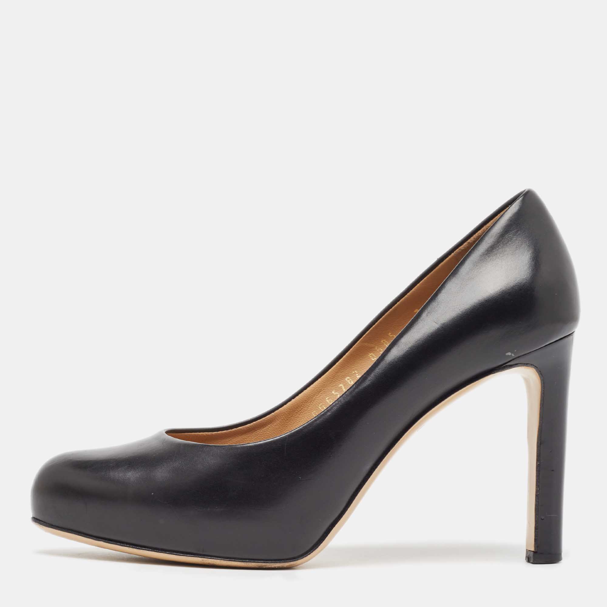 Pre Owned Salvatore Ferragamo Black Leather Round Toe Pumps Size 37.5 