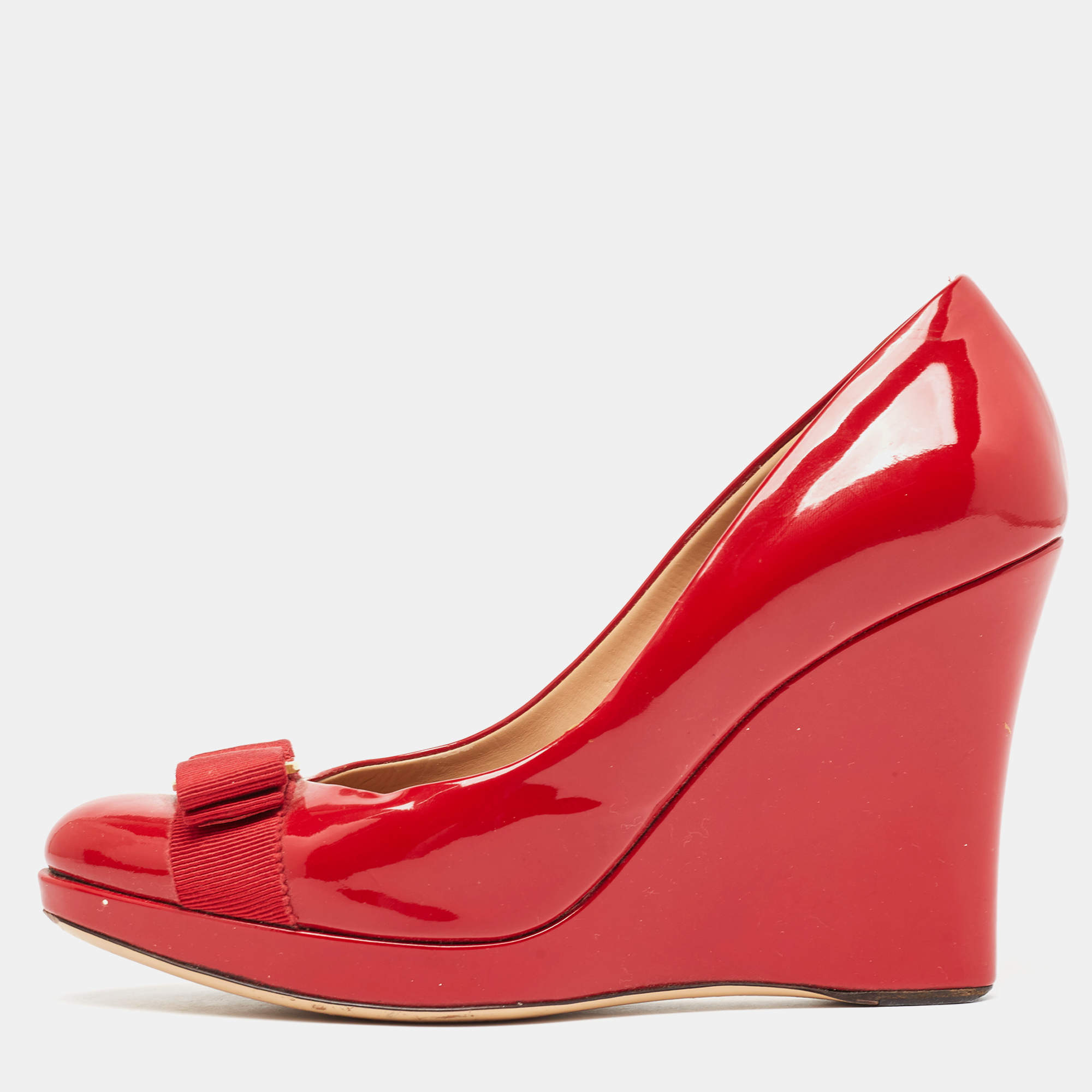 Pre Owned Salvatore Ferragamo Red Patent  Vara Bow  Pumps Size 37.5