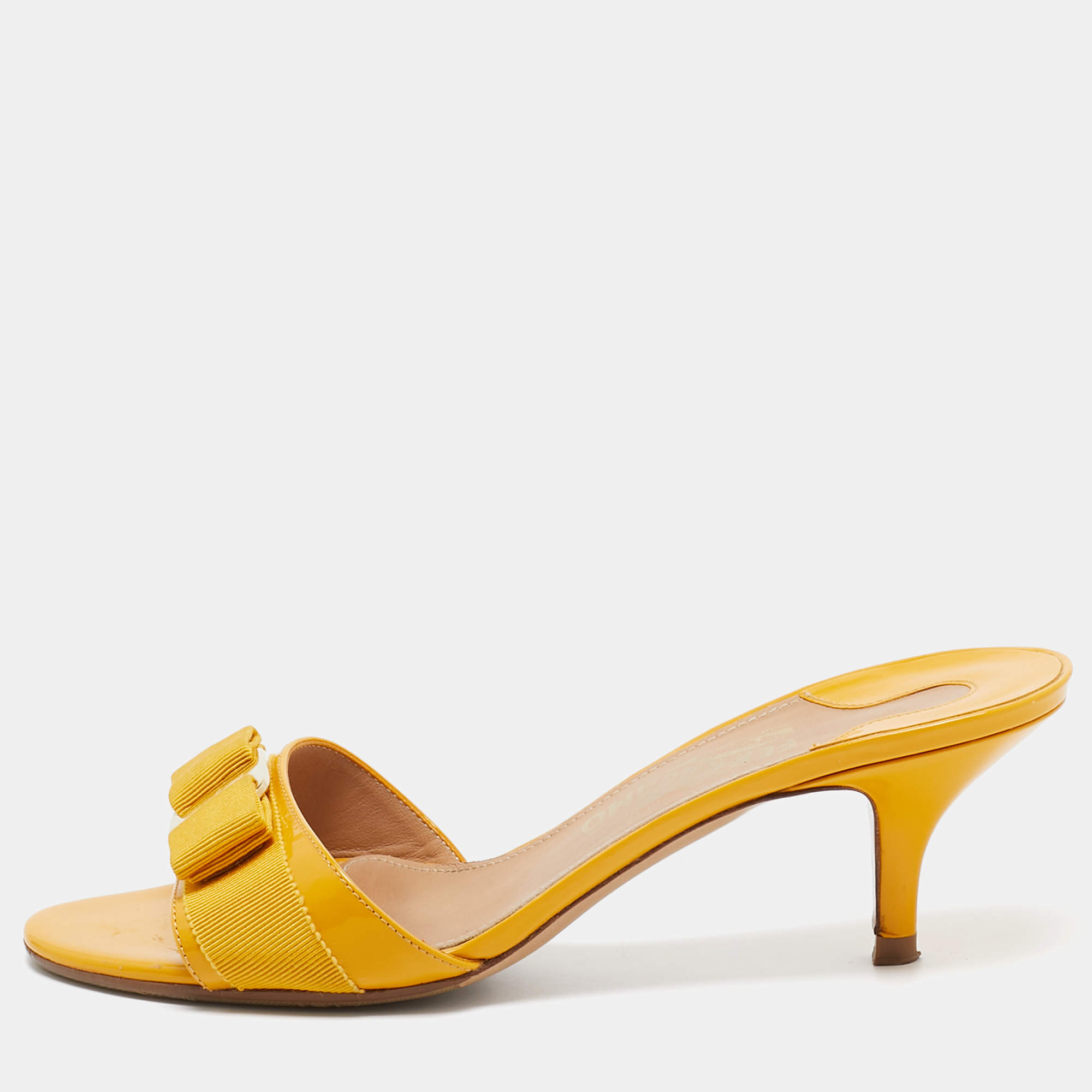 Pre Owned Salvatore Ferragamo Yellow Patent Vara Bow  Sandals Size 39