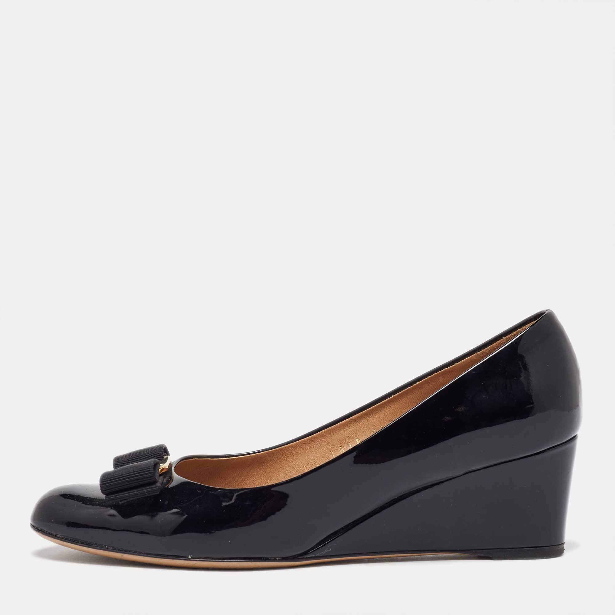 Pre Owned Salvatore Ferragamo Black Patent Leather Flo Vara Wedge Pumps Size 35