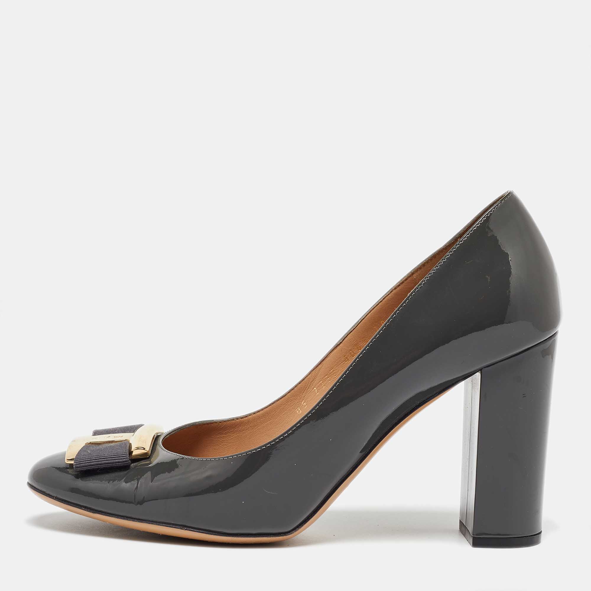 Pre Owned Salvatore Ferragamo Grey Patent Leather Vara Bow Pumps Size 40.5