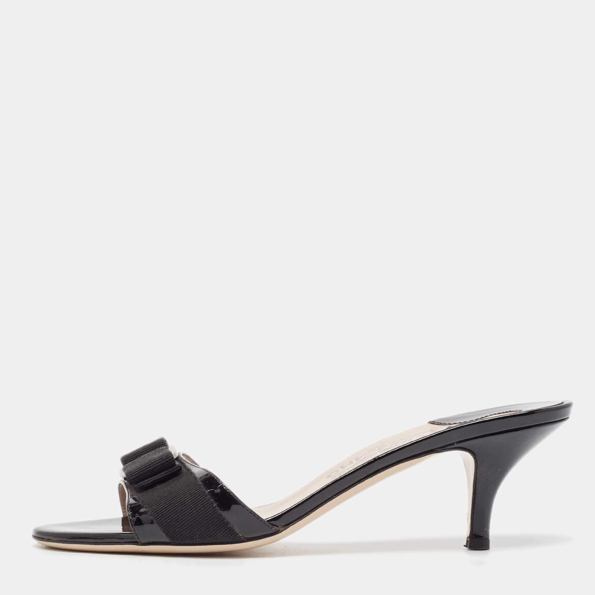 Pre Owned Salvatore Ferragamo Black Patent Leather Glory Bow Slide Sandals Size 38.5