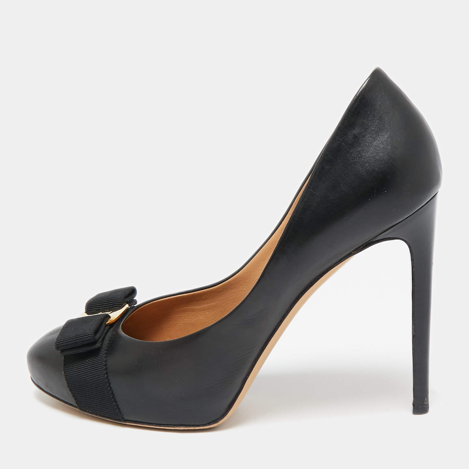 Pre Owned Salvatore Ferragamo Black Leather Rilly Pumps Size 39