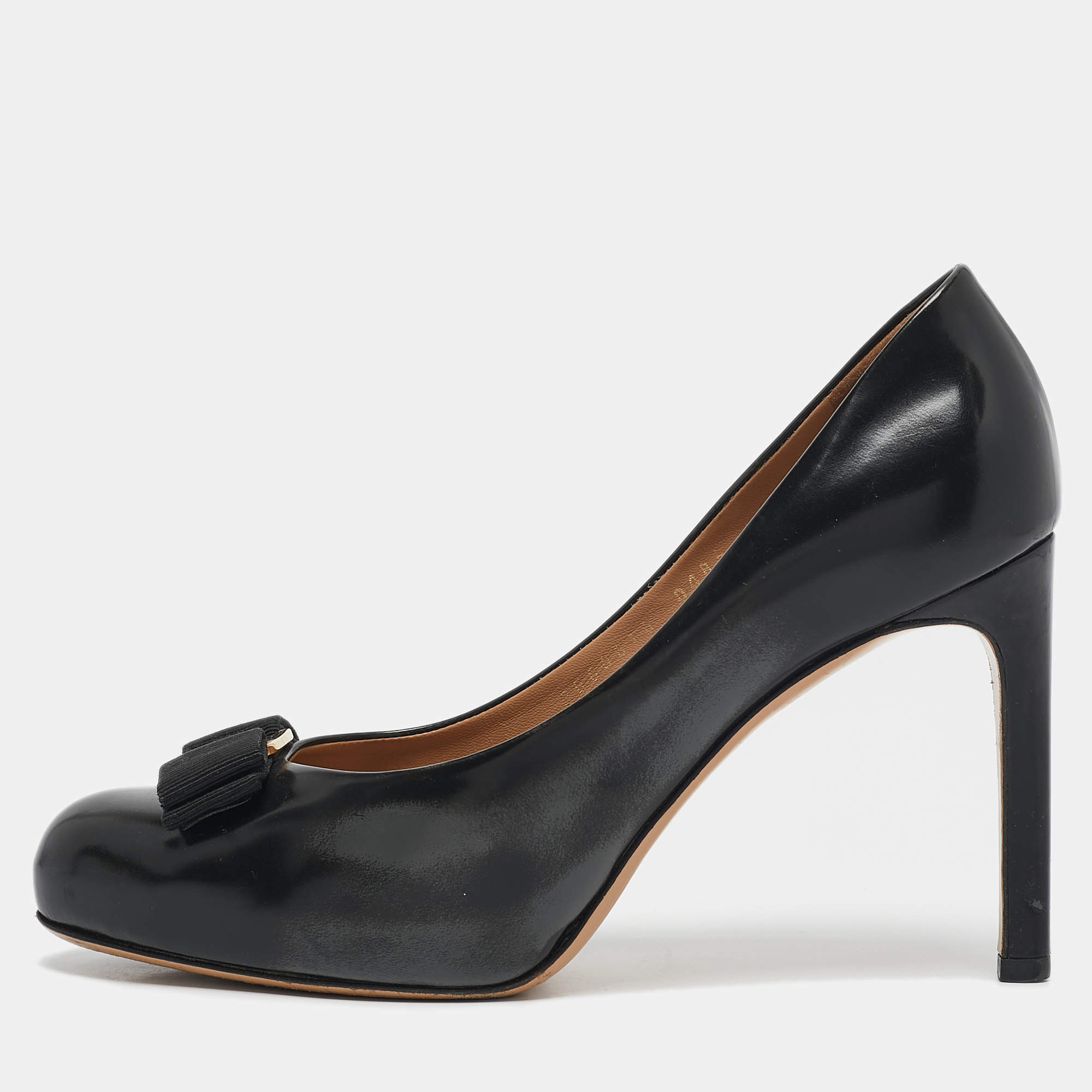 Salvatore Ferragamo Black Leather Vara Bow Pumps Size 37
