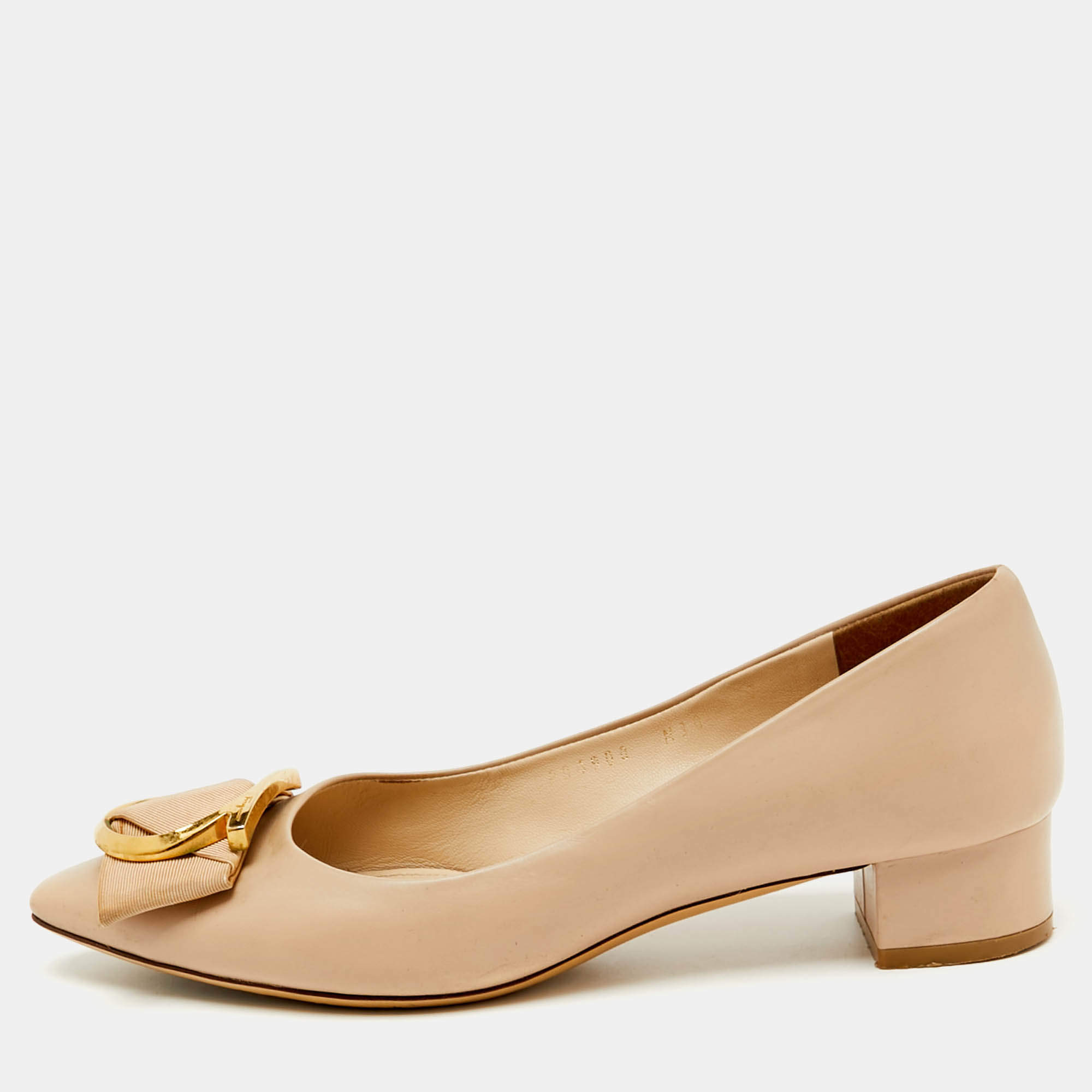 Pre Owned Salvatore Ferragamo Beige Leather Pointed Toe Pumps Size 37.5