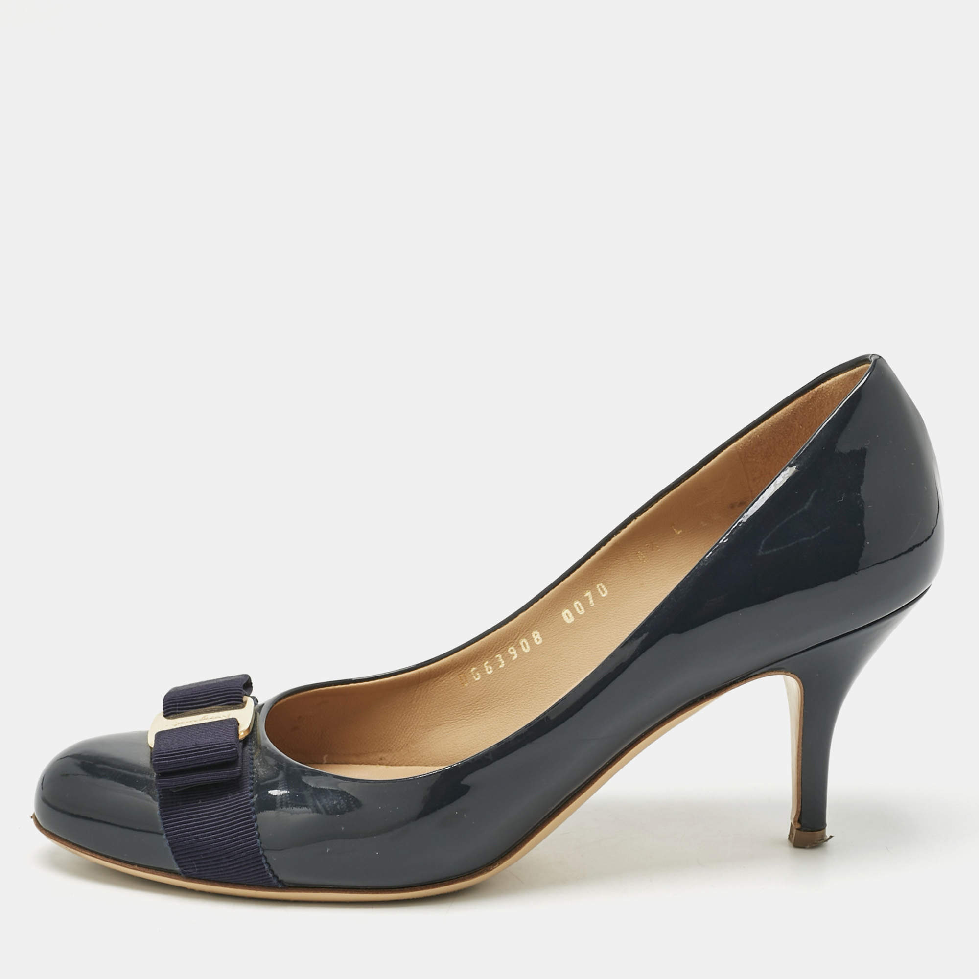 Pre Owned Salvatore Ferragamo Navy Blue Patent Leather Vara Bow Pumps Size 39