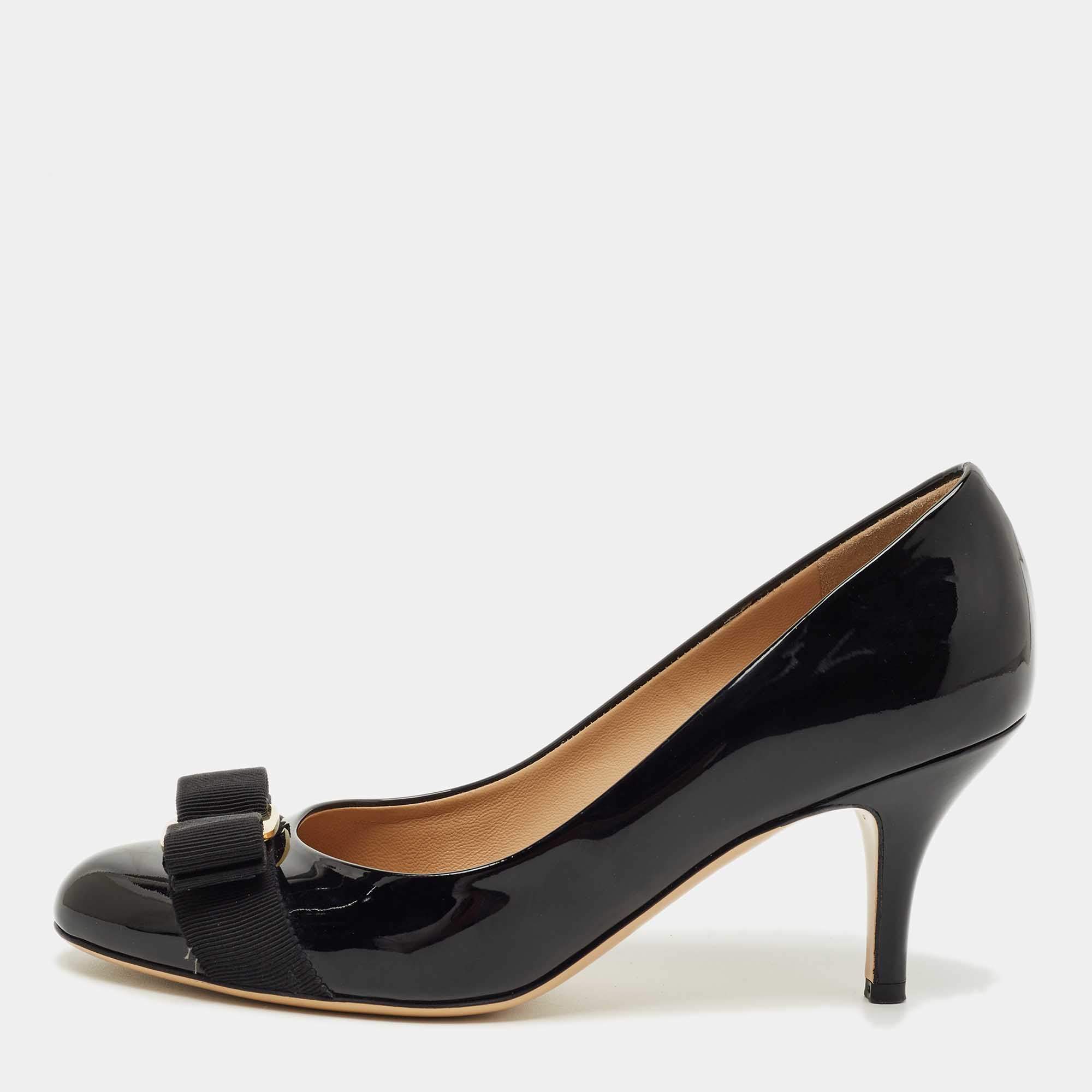 Pre Owned Salvatore Ferragamo Black Patent Leather Vara Bow Pumps Size 37.5