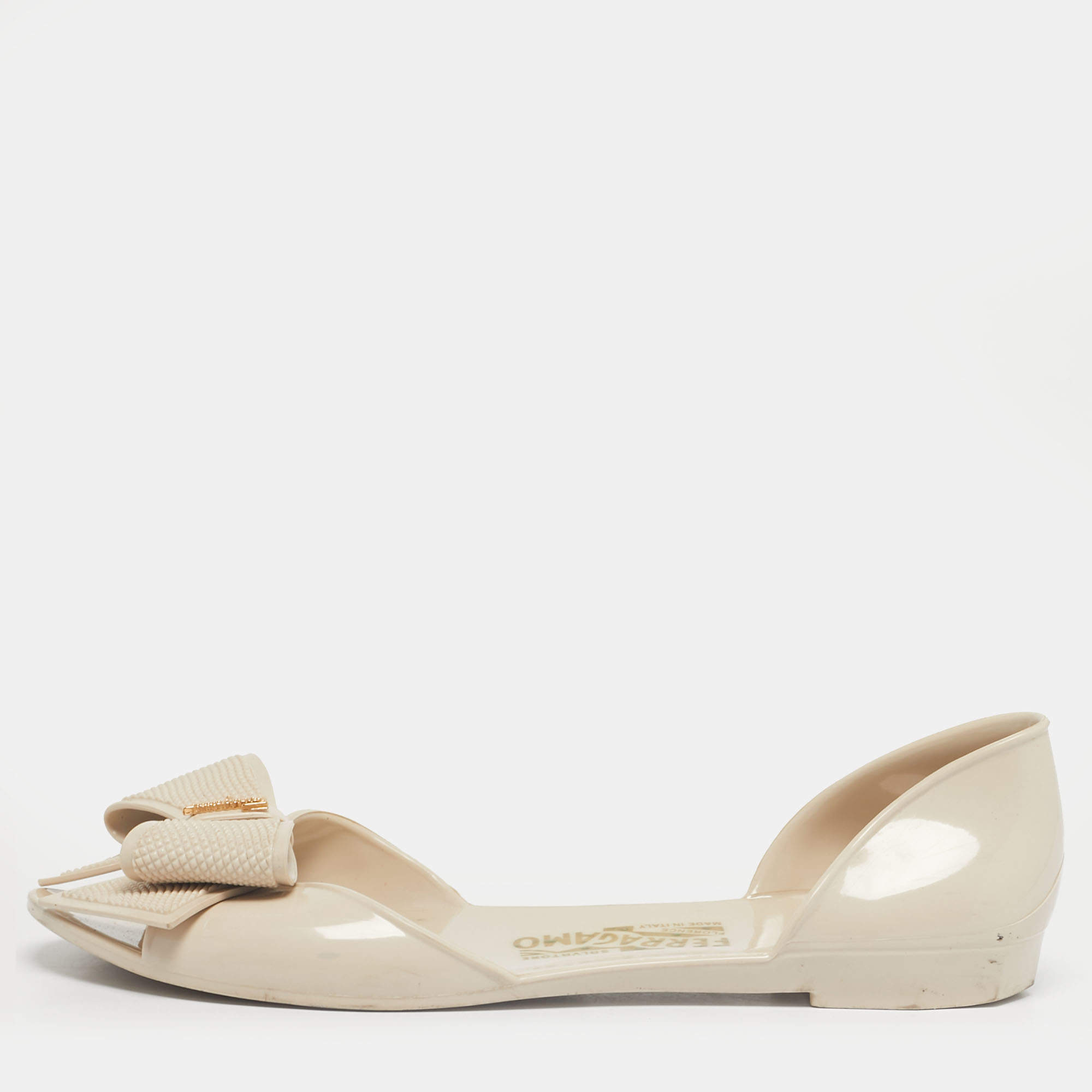 Pre Owned حذاء باليرينا فلات سالفاتوري فيراغامو بيج مطاطي مزين فيونكة مقاس 37.5