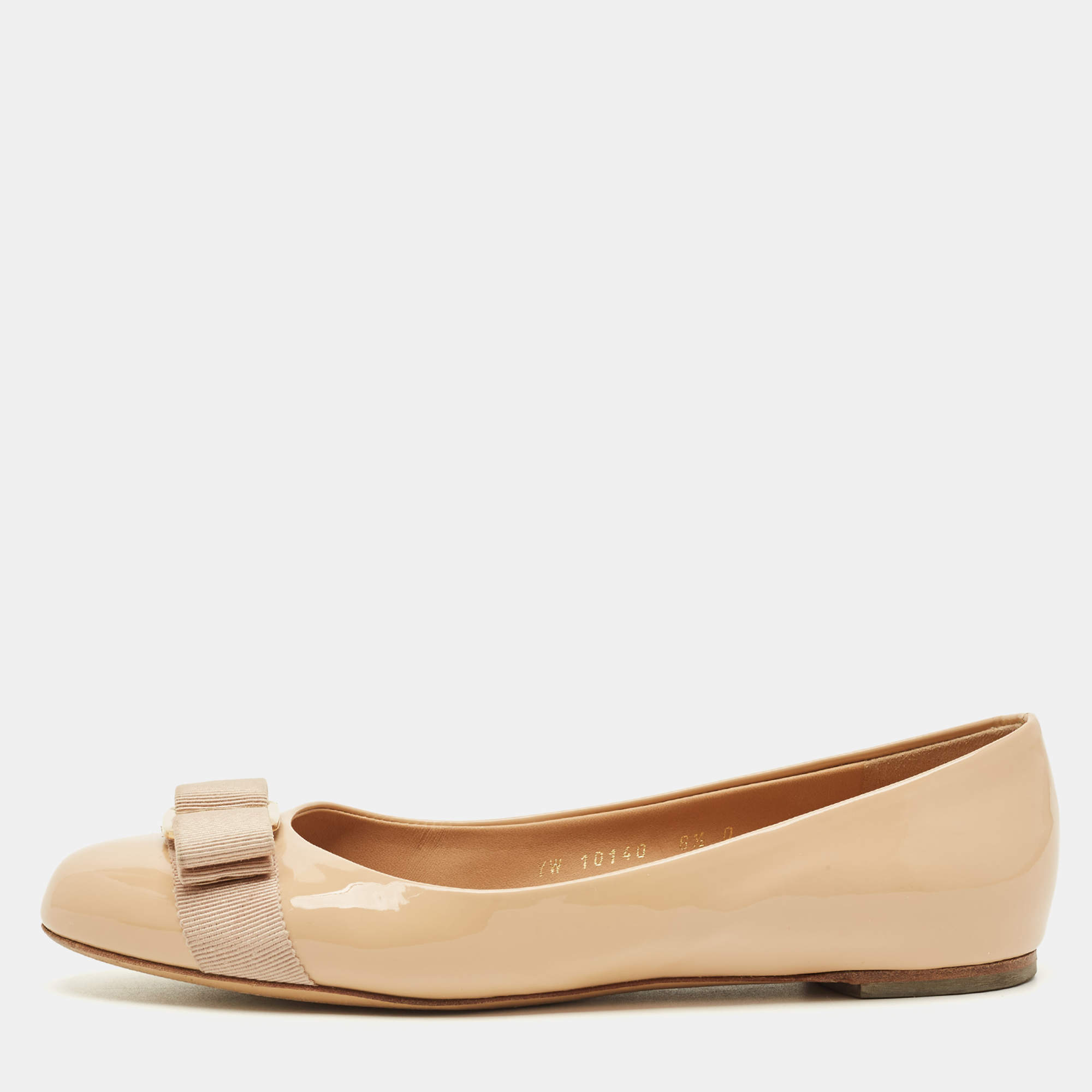 Pre Owned Salvatore Ferragamo Varina Size 37 Beige Patent Leather Ballet Flats