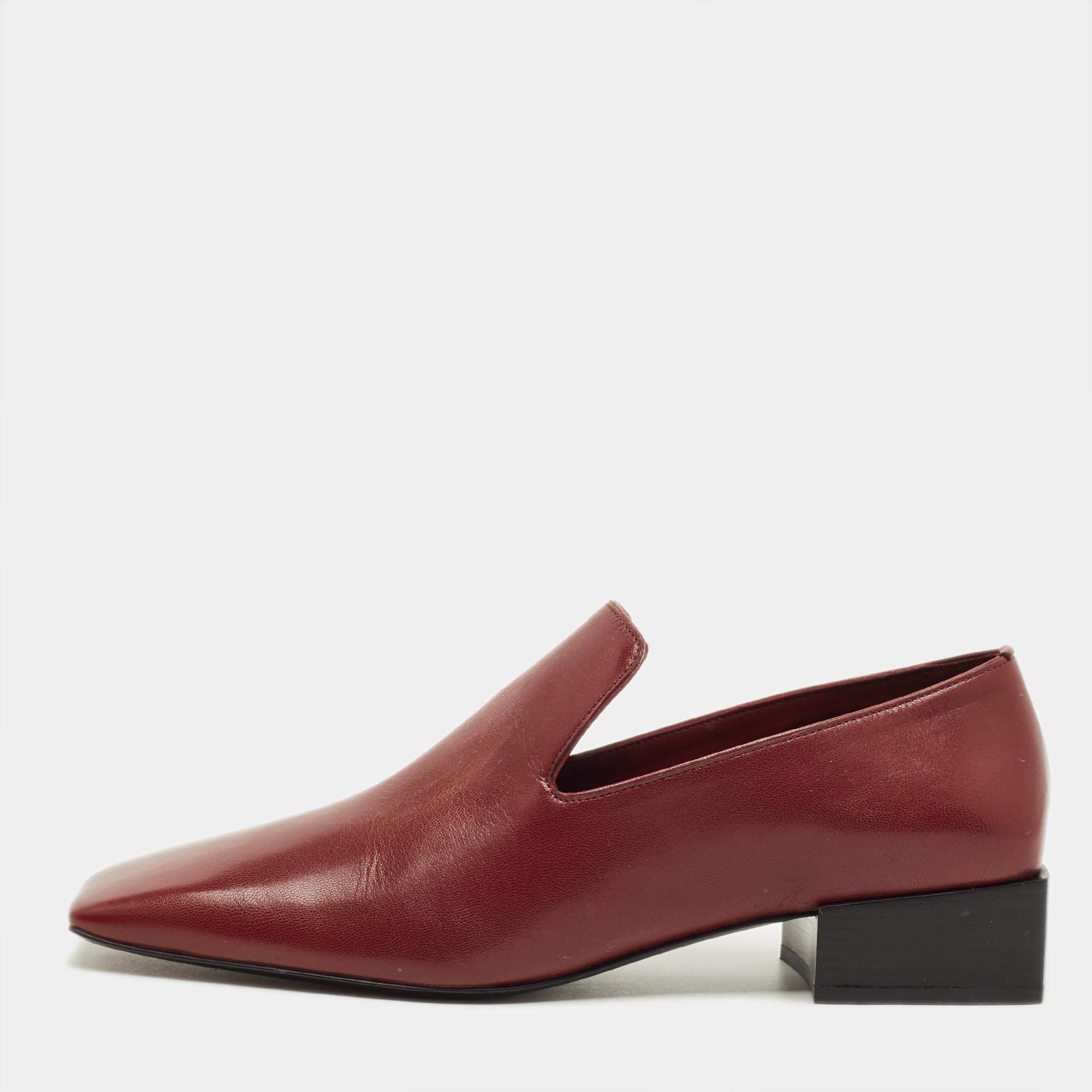 مملوكة مسبقًا Salvatore Ferragamo Gancini Size 38 Burgundy Leather Loafers