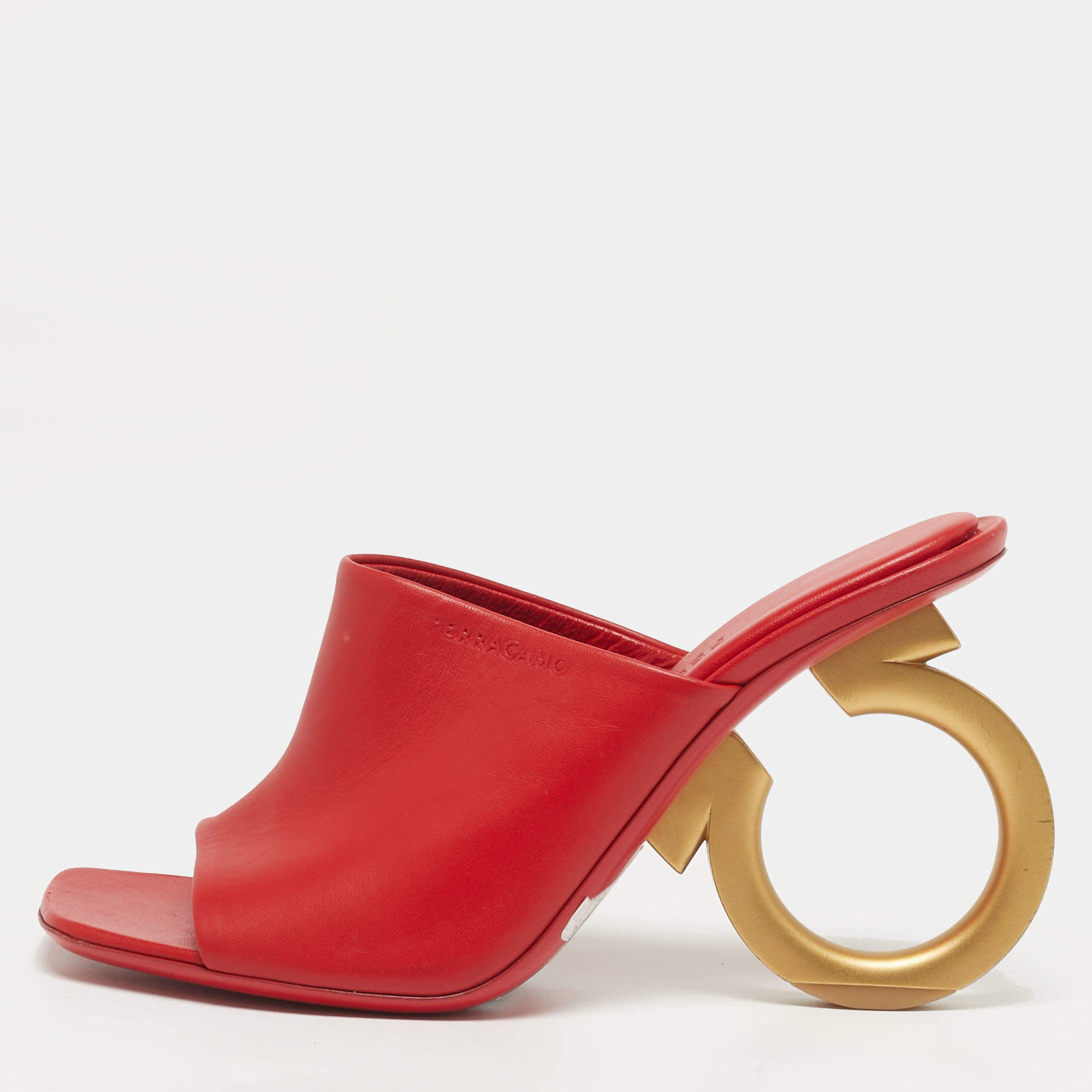 مملوكة مسبقًا Salvatore Ferragamo Astro Size 38 Red Leather Slide Sandals