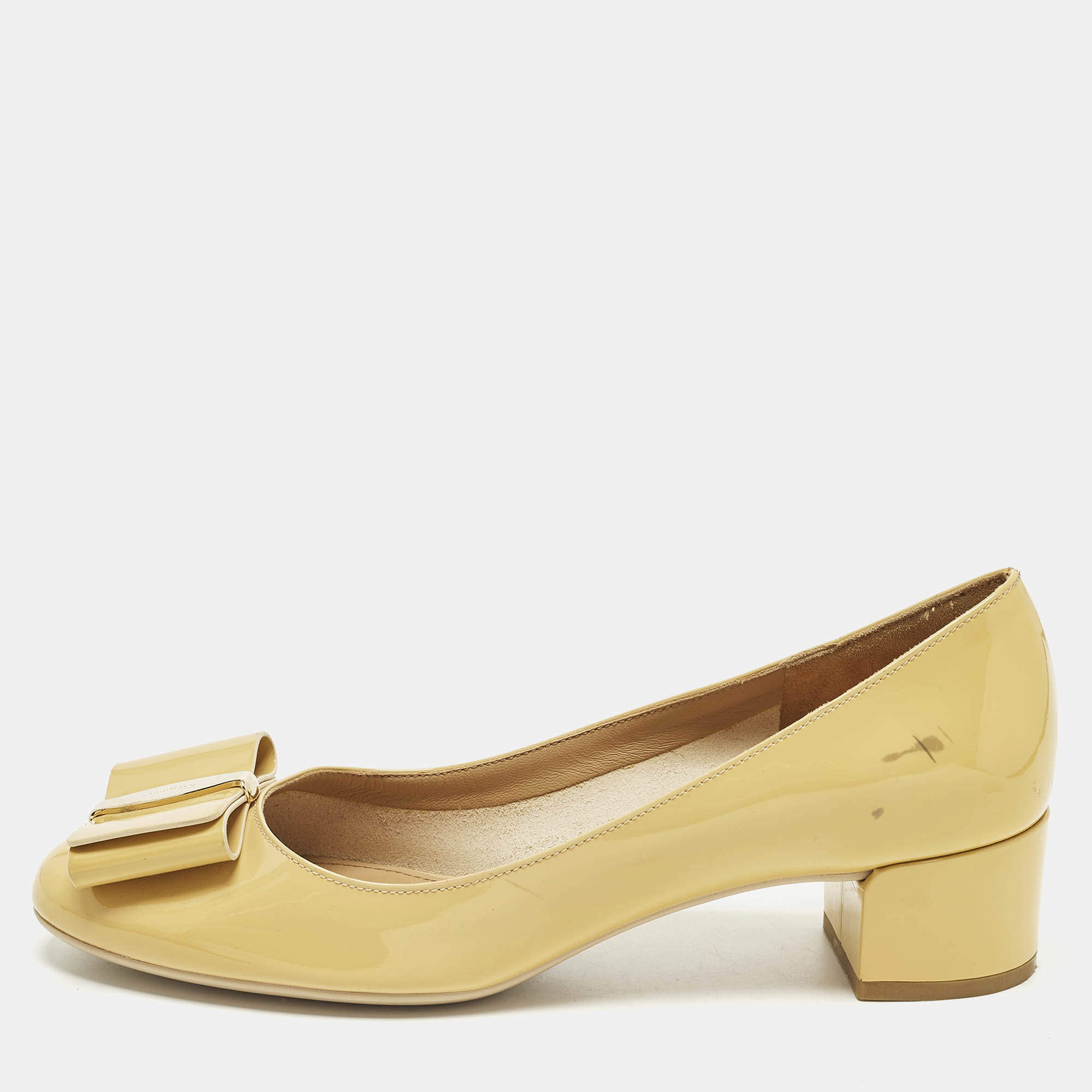 Pre Owned حذاء كعب عالي سالفاتوري فيراغامو فيونكة مقاس 38 جلد لامع بيج نعل سميك