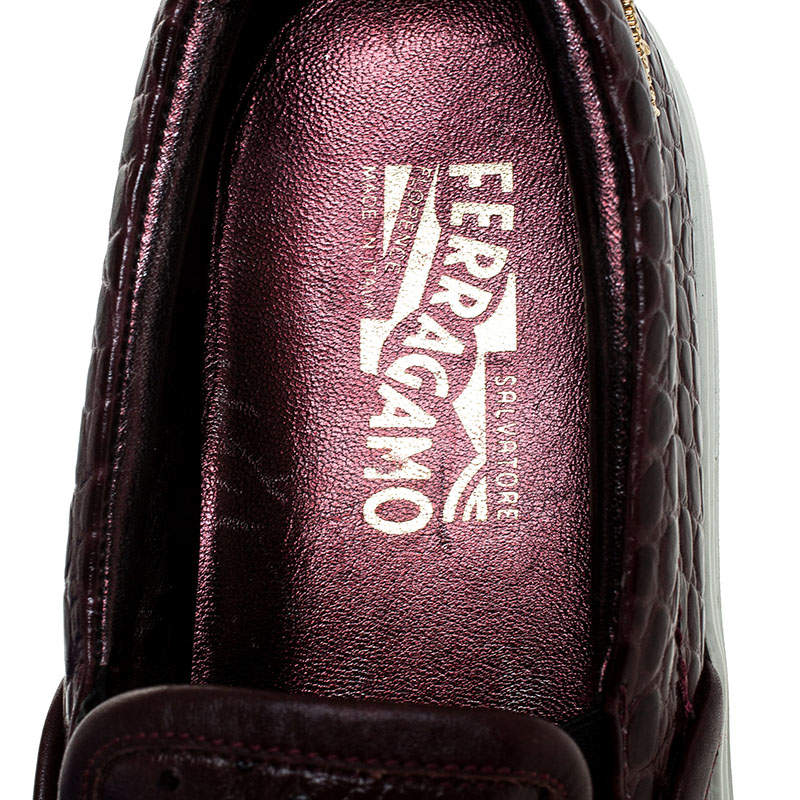 Salvatore Ferragamo Burgundy Leather Rory Chain Detail Pumps Size