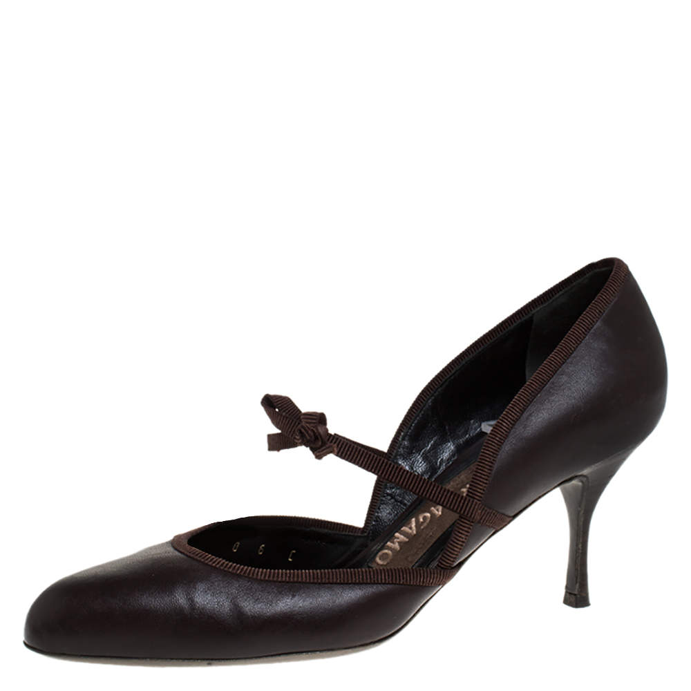 Salvatore Ferragamo Brown Leather And Grosgrain Trim Bow Round Toe Pumps Size 36.5