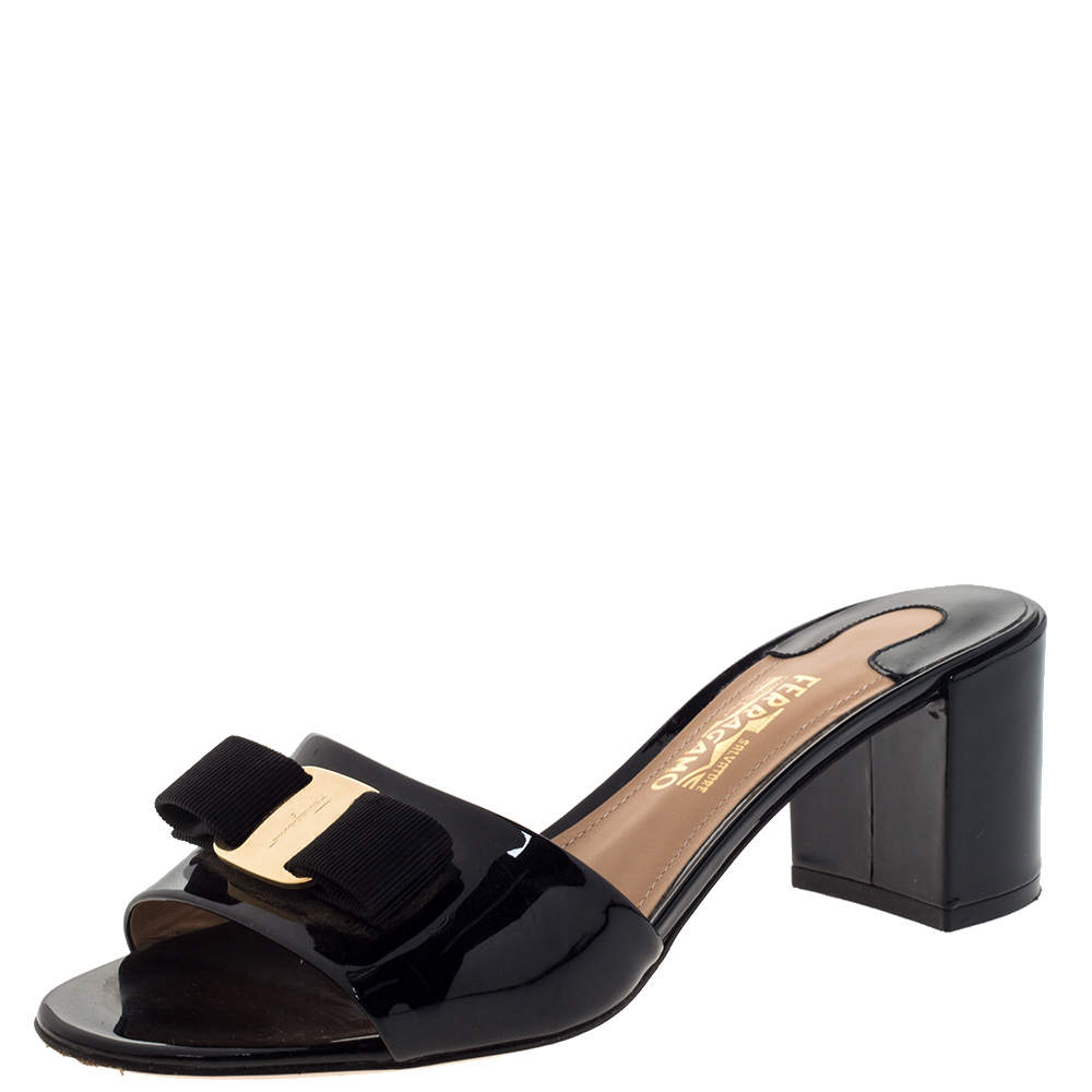 Salvatore Ferragamo Black Patent Leather Vara Bow Block Heel Sandals Size 37.5