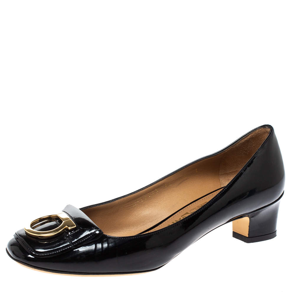 ferragamo black pumps