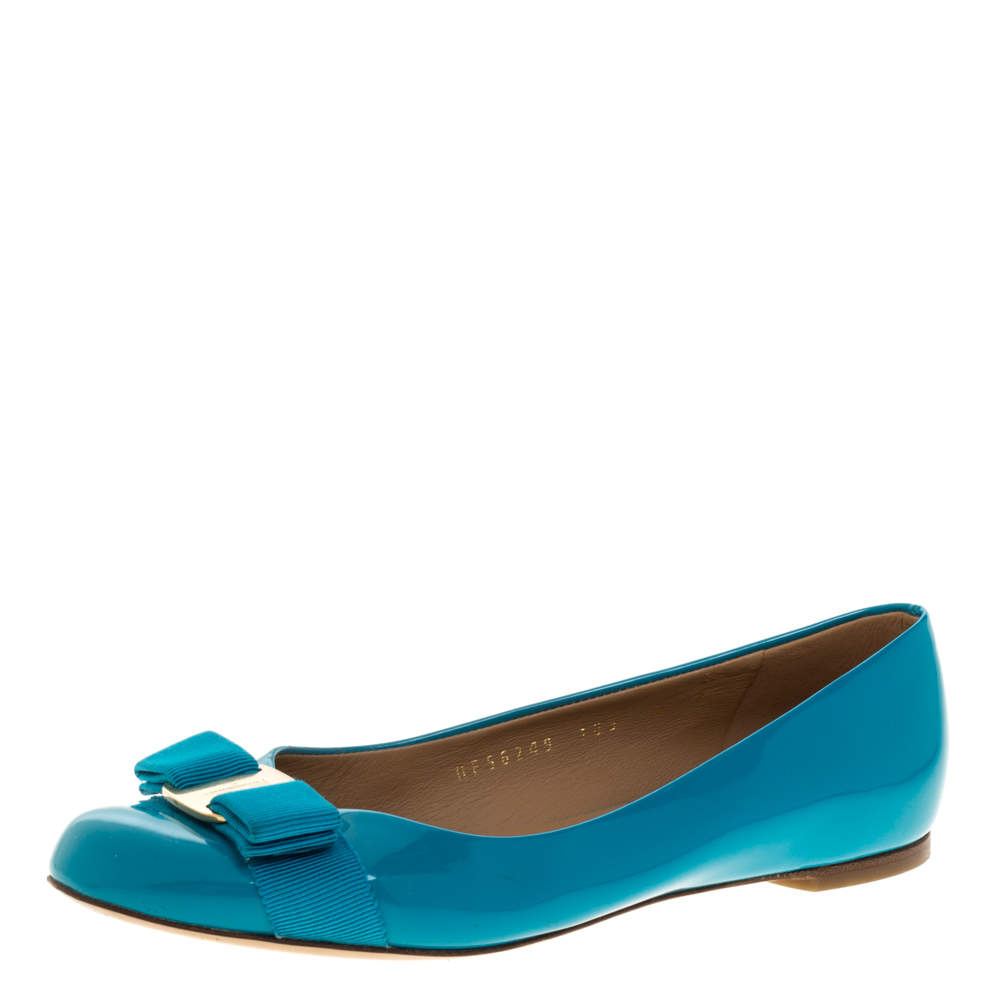 حذاء باليرينا فلات سالفاتوري فيراغامو "فارينا" جلد لامع أزرق مقاس 36.5