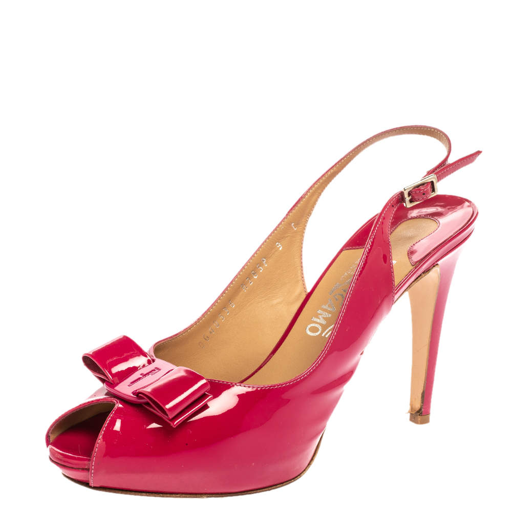 Pre Owned صندل سالفاتوري فيراغامو مزين فيونكة مقدمة مفتوحة و فتحة كعب و نعل سميك جلد لامع وردي مقاس 39.5