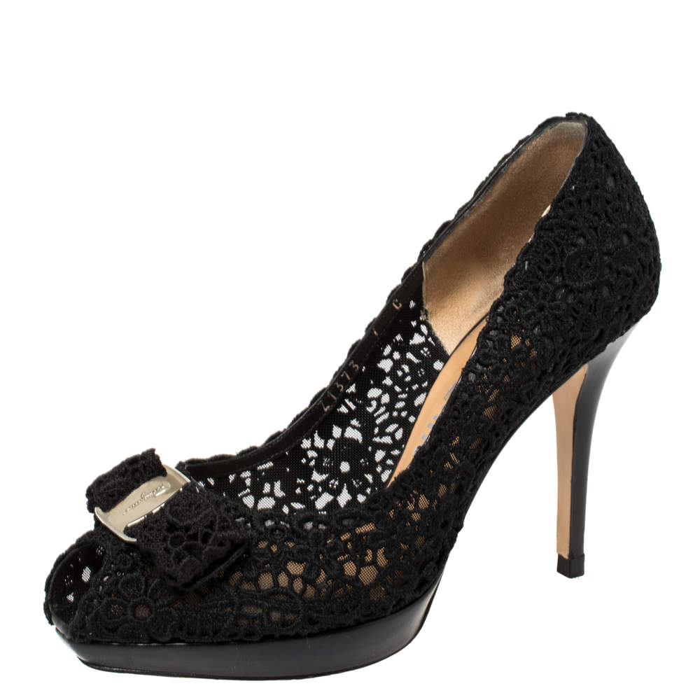 Pre Owned Salvatore Ferragamo Black Bonita Lace Peep Toe Pumps Size 37.5