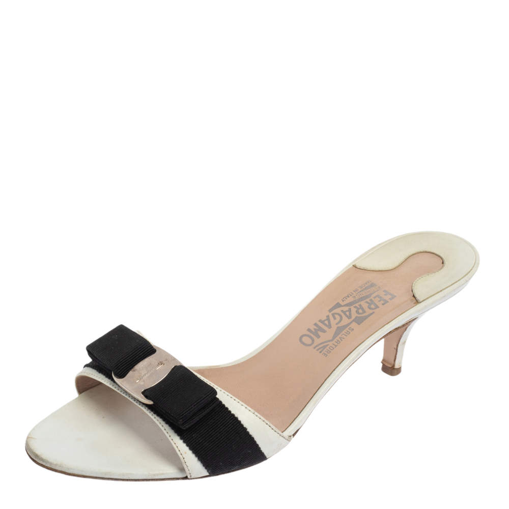 Salvatore Ferragamo White Leather Vara Bow Slide Sandals Size 39.5