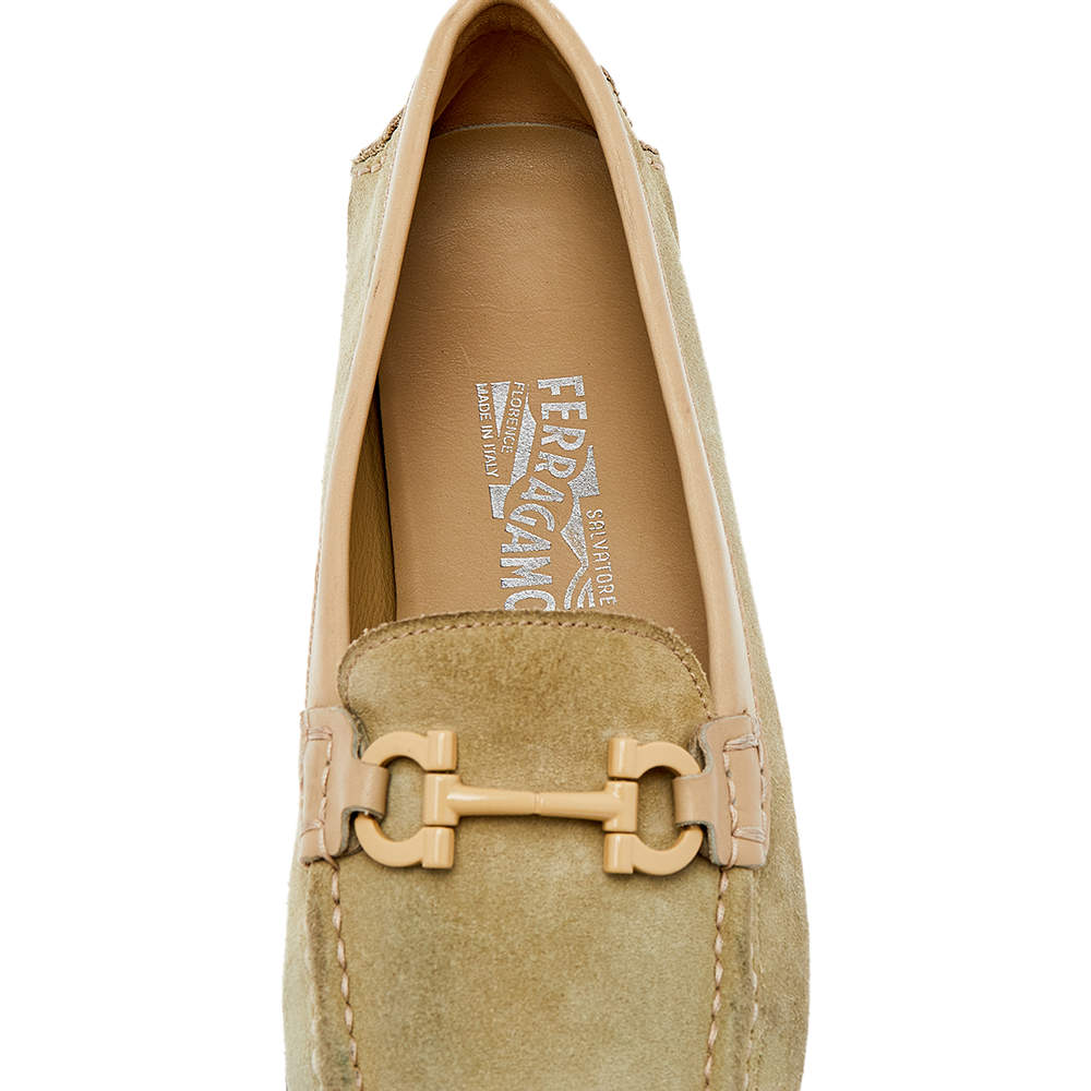 Pre Owned Salvatore Ferragamo Green/Beige Suede And Leather Gancini Bit Slip On Loafers Size 39.5