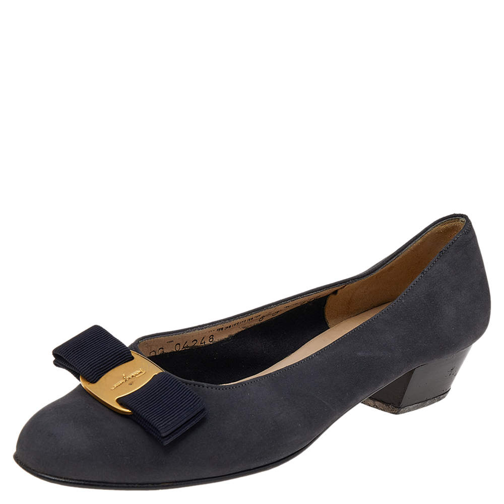 مملوكة مسبقًا حذاء كعب عالي سالفاتوري فيراغامو جلد نوبوك أسود بفيونكة مقاس 36.5