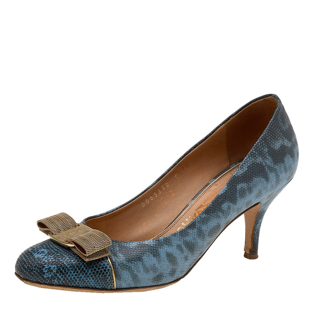 Pre Owned Salvatore Ferragamo Blue/Black Karung Leather Vara Bow Pumps Size 37.5